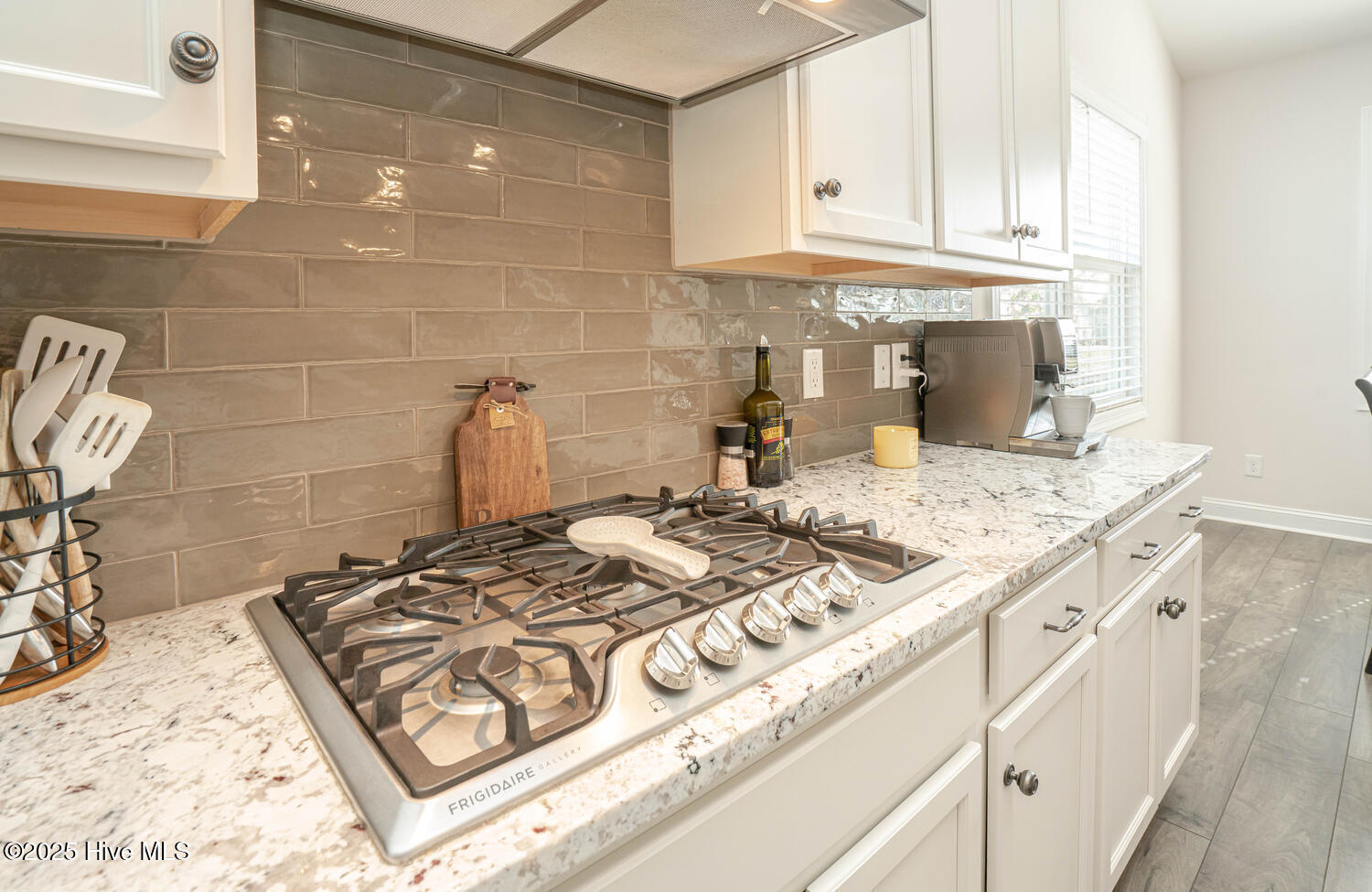 100547229 | Photo 14