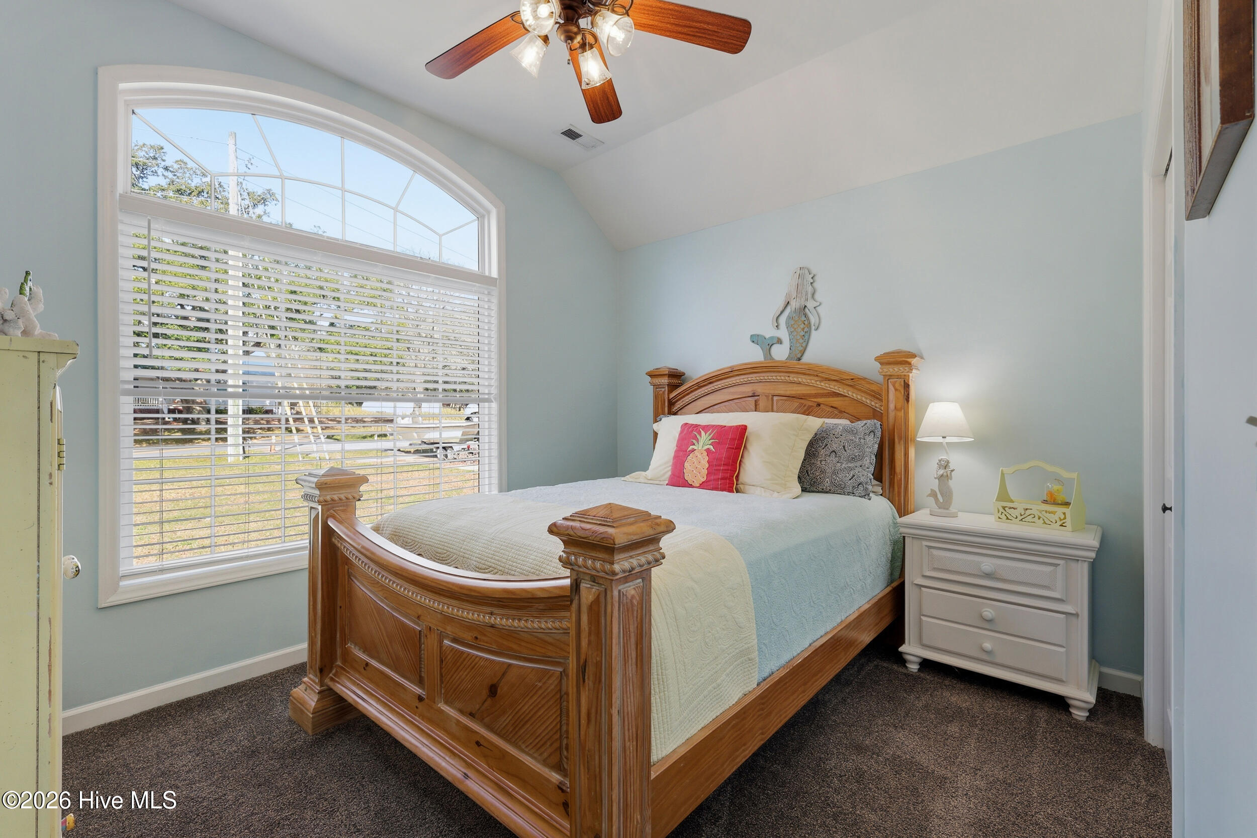 100559540 | Photo 12