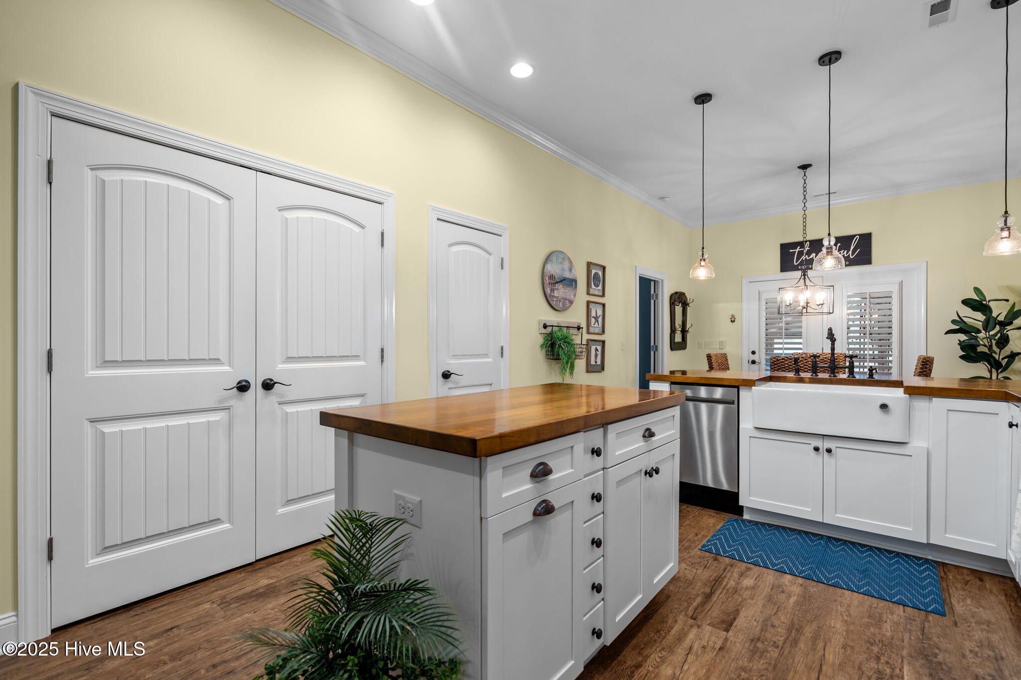 100524220 | Photo 19