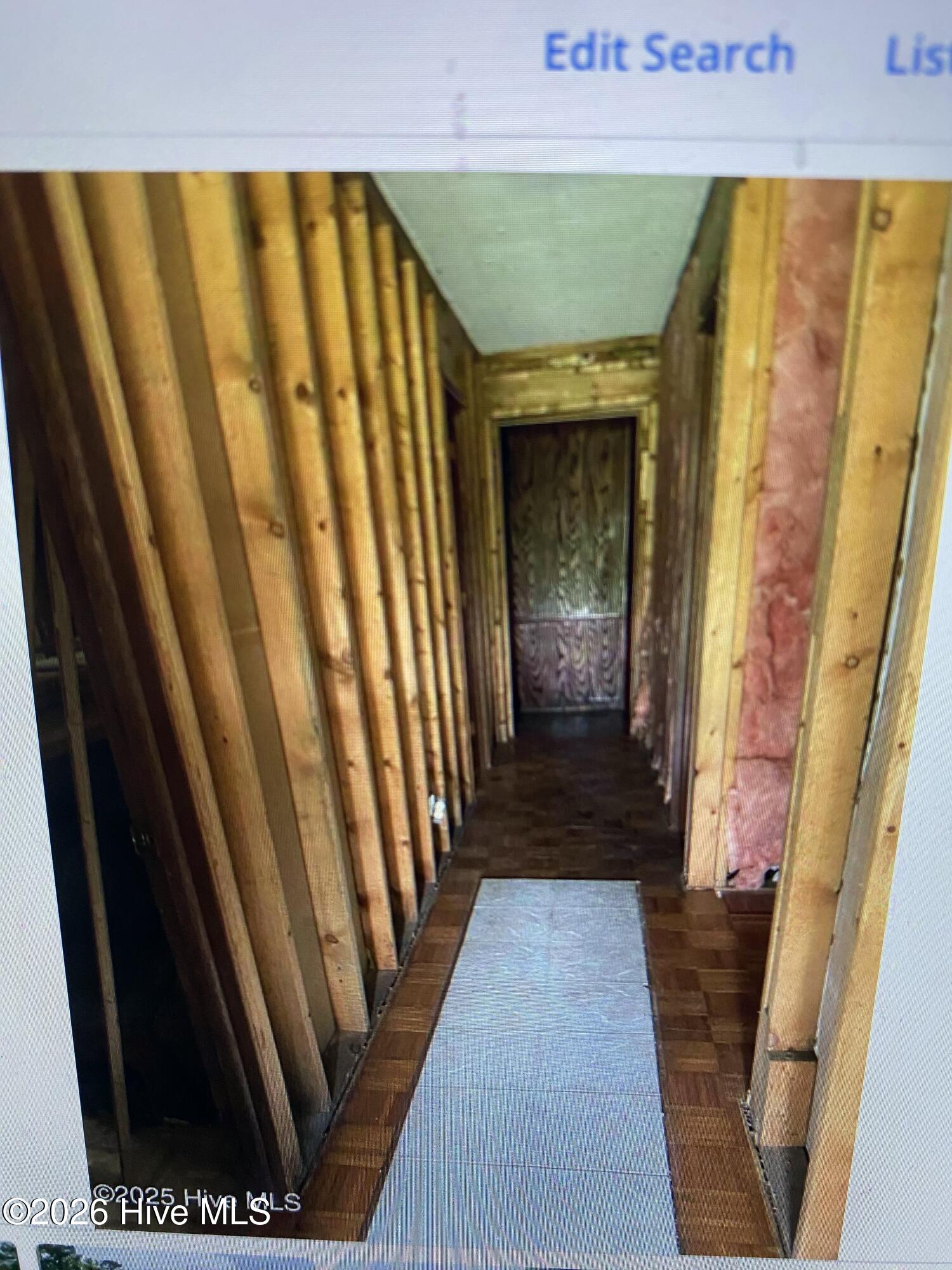 100549380 | Photo 16