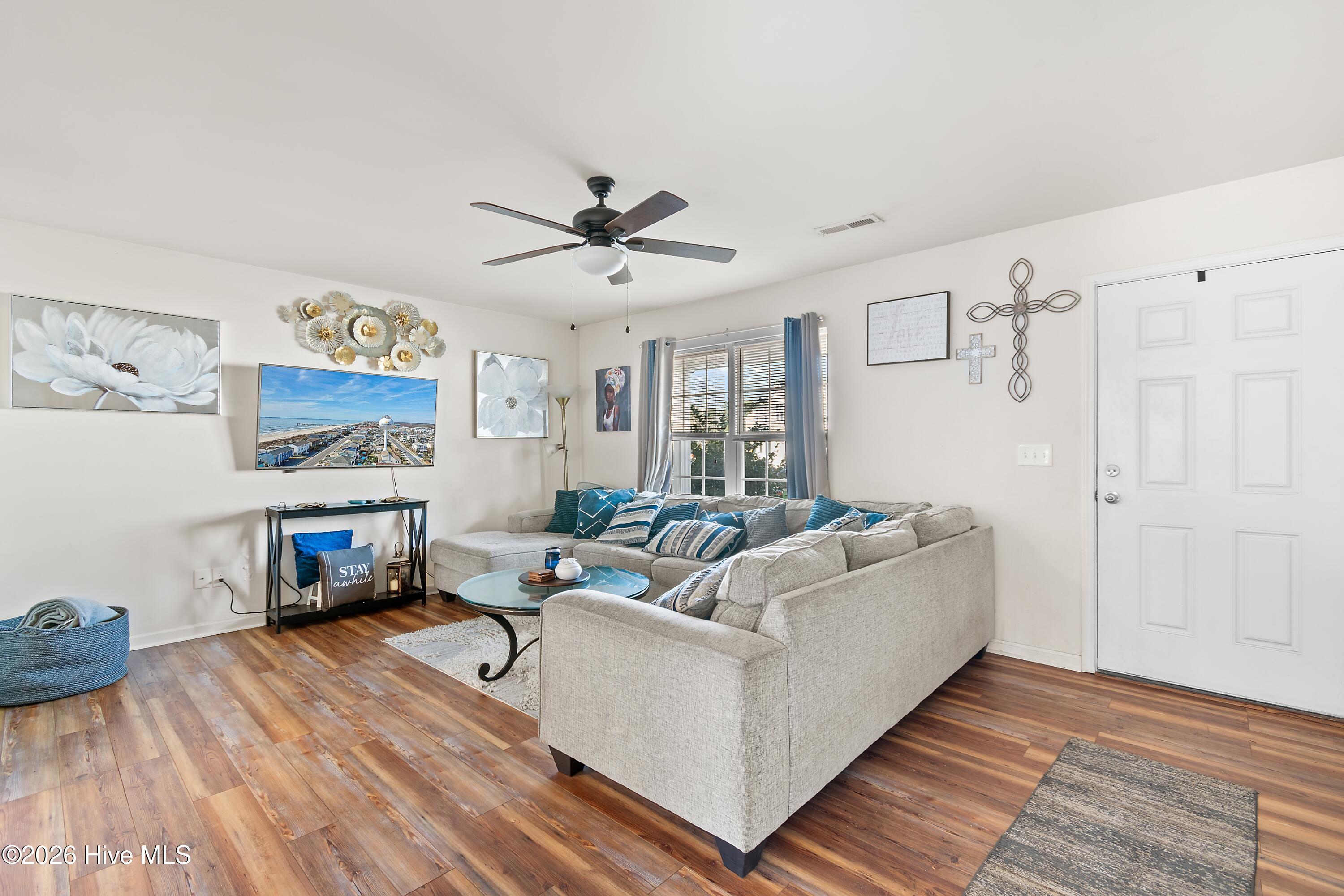 100548337 | Photo 10