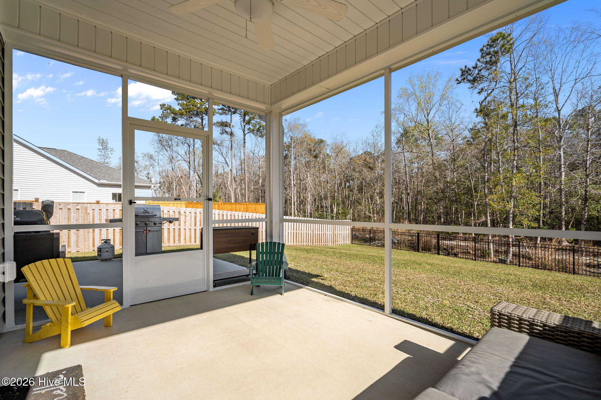 100562064 | Photo 46