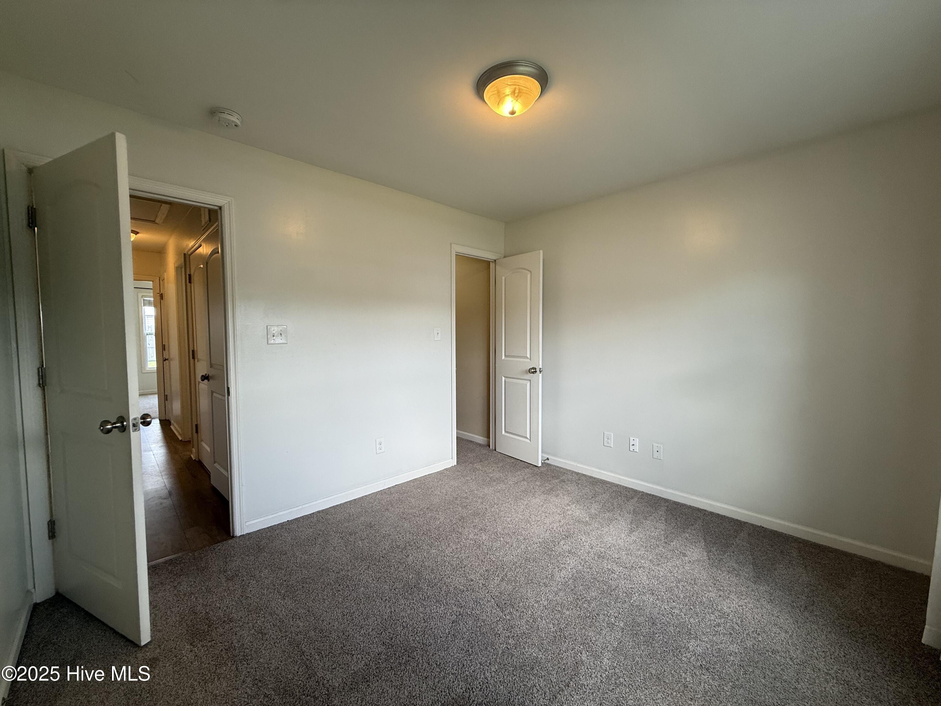 100566630 | Photo 21