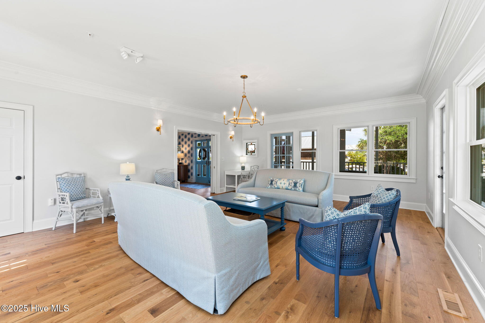 100518237 | Photo 14