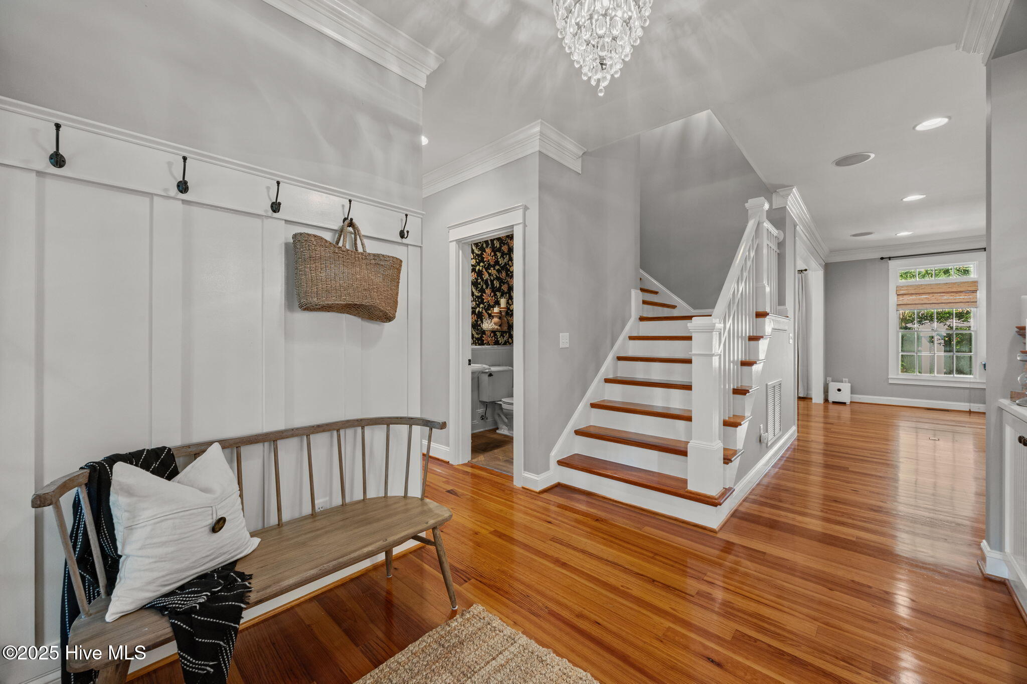 100518834 | Photo 32