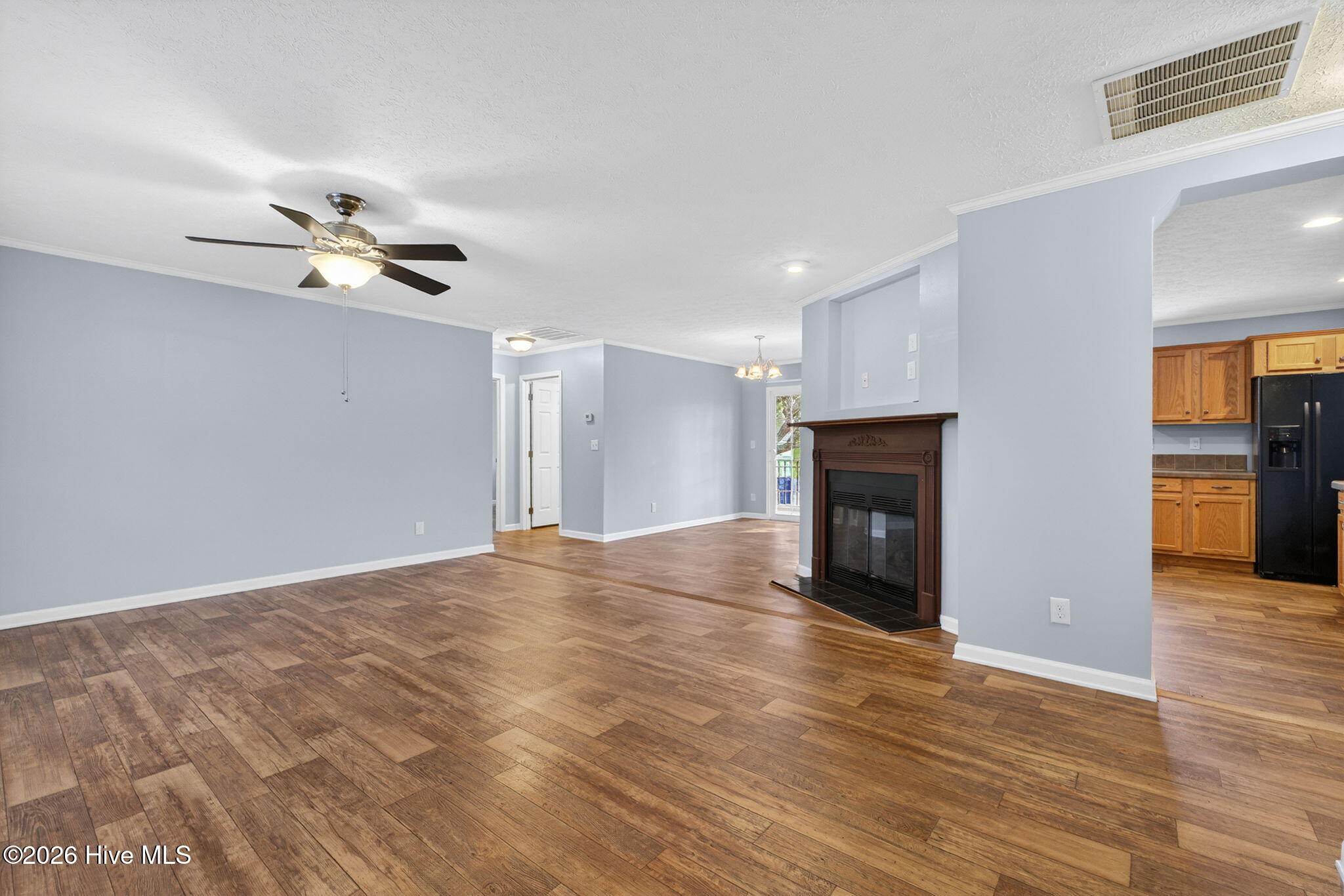 100557070 | Photo 10