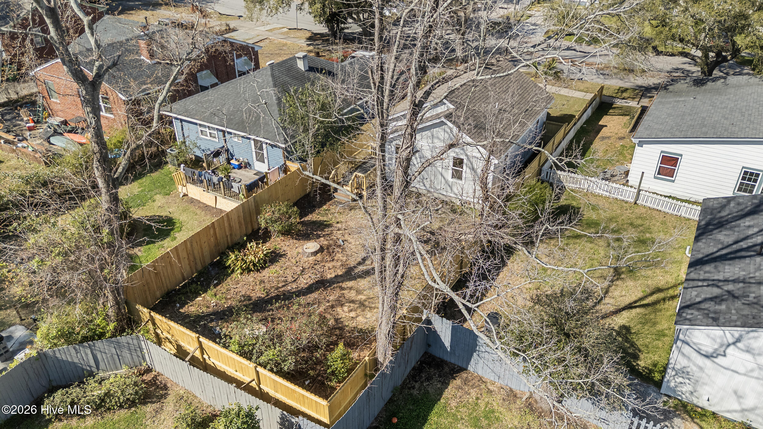 100561415 | Photo 27