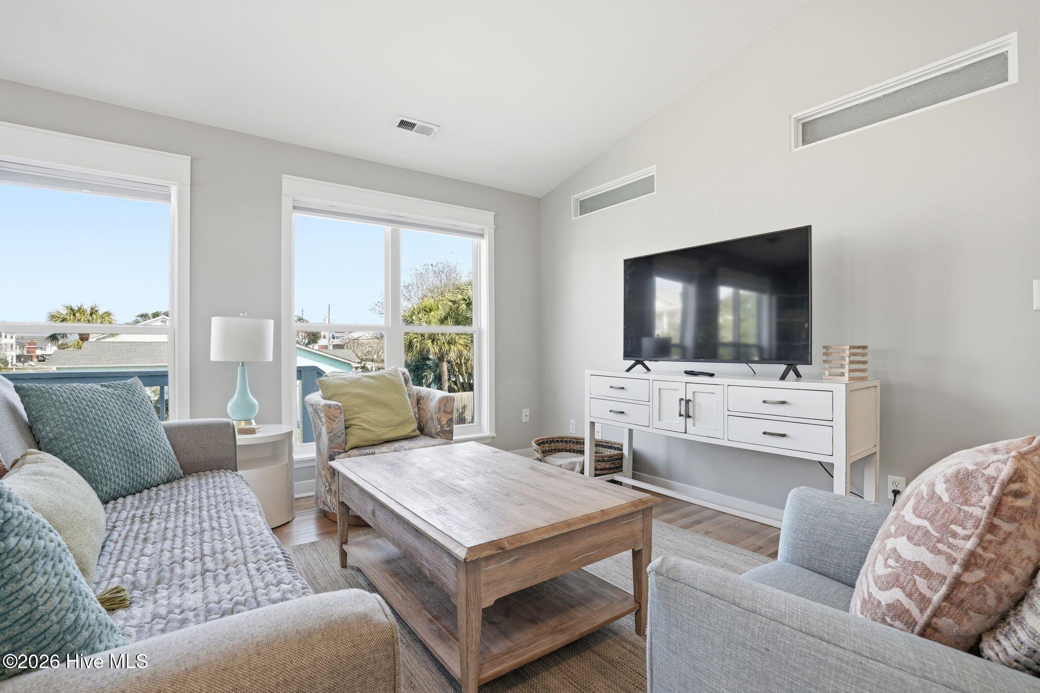 100558561 | Photo 22