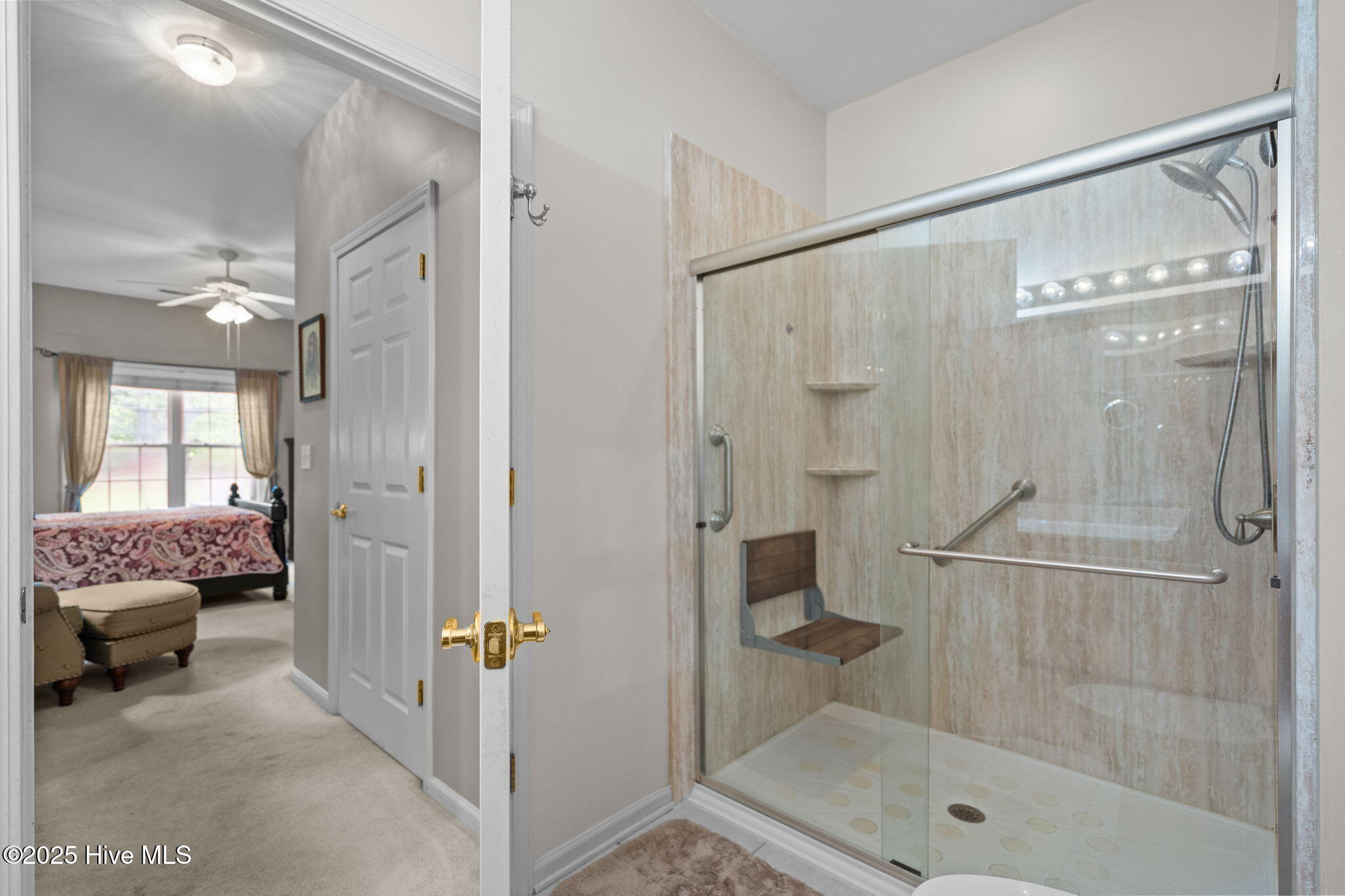 100528475 | Photo 24