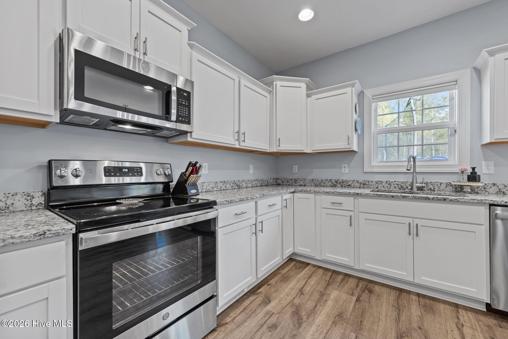 100553324 | Photo 19