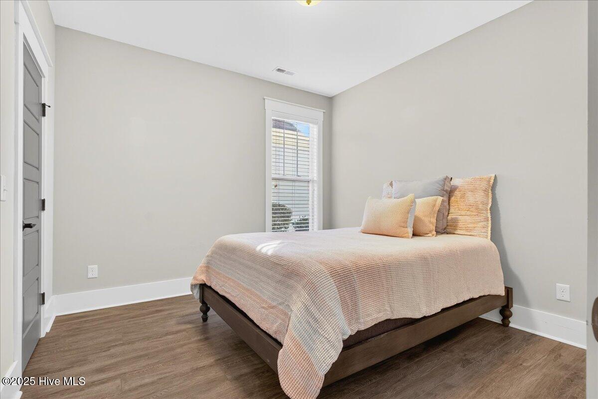 100541370 | Photo 11