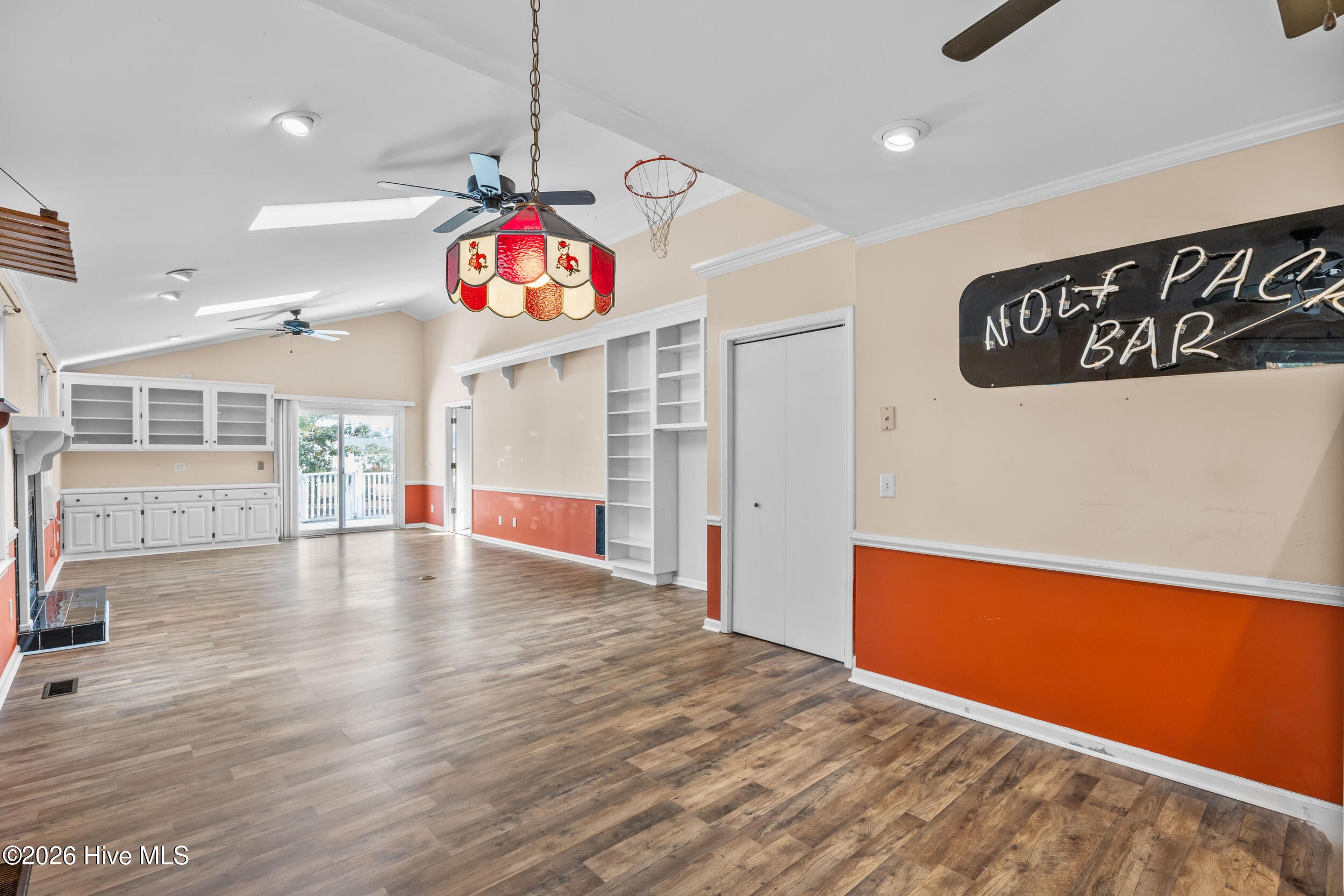 100546572 | Photo 22