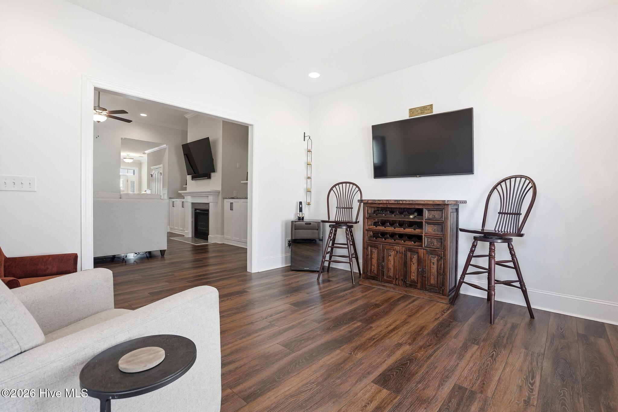 100559439 | Photo 23