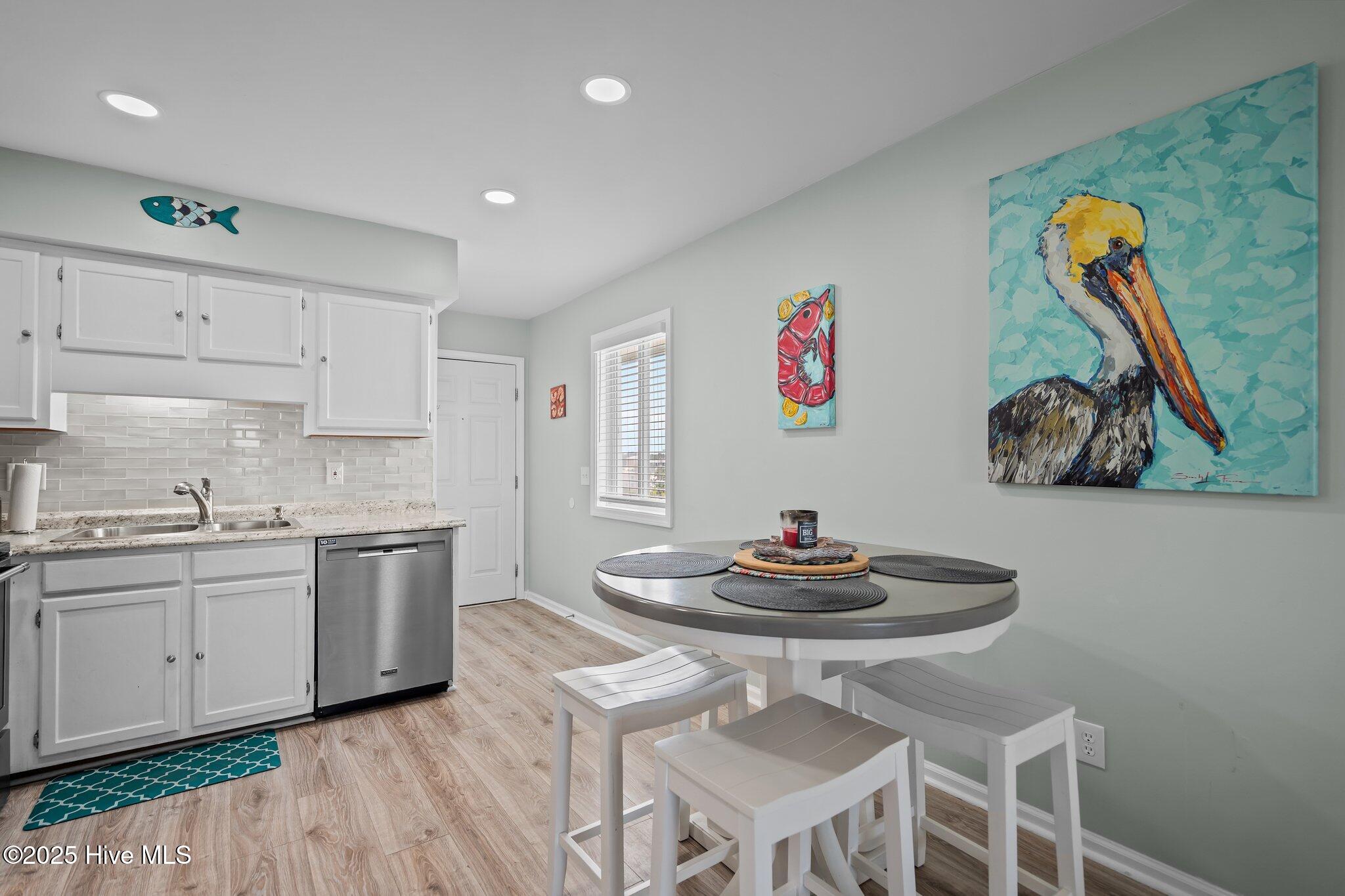 100521784 | Photo 15