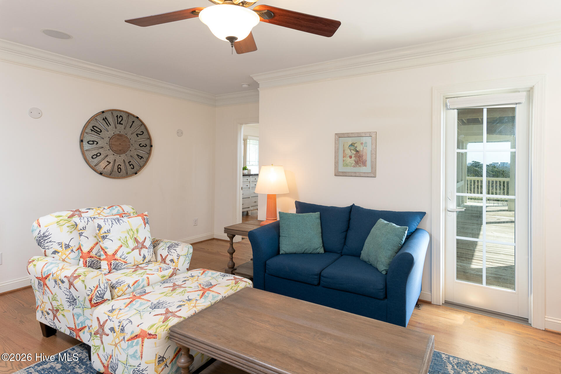 100562037 | Photo 22