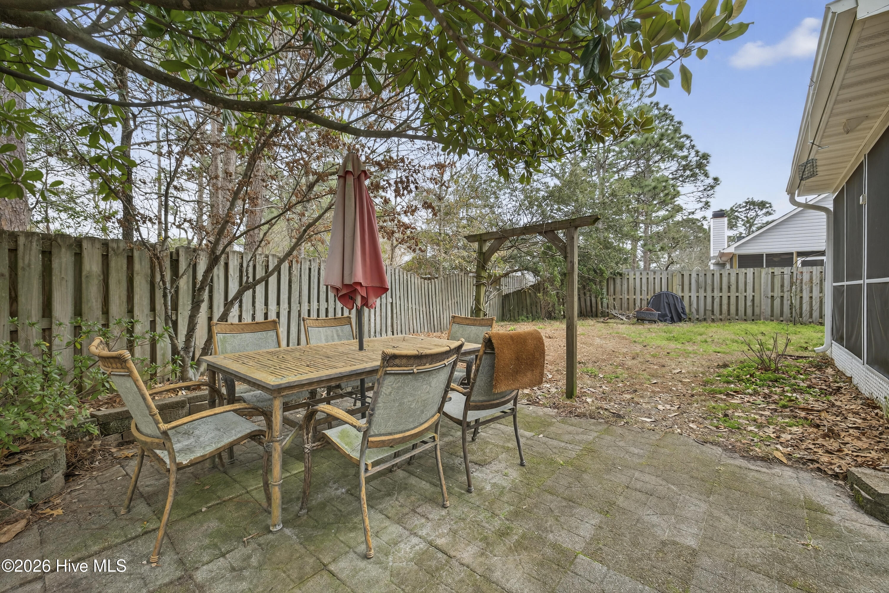 100558180 | Photo 39