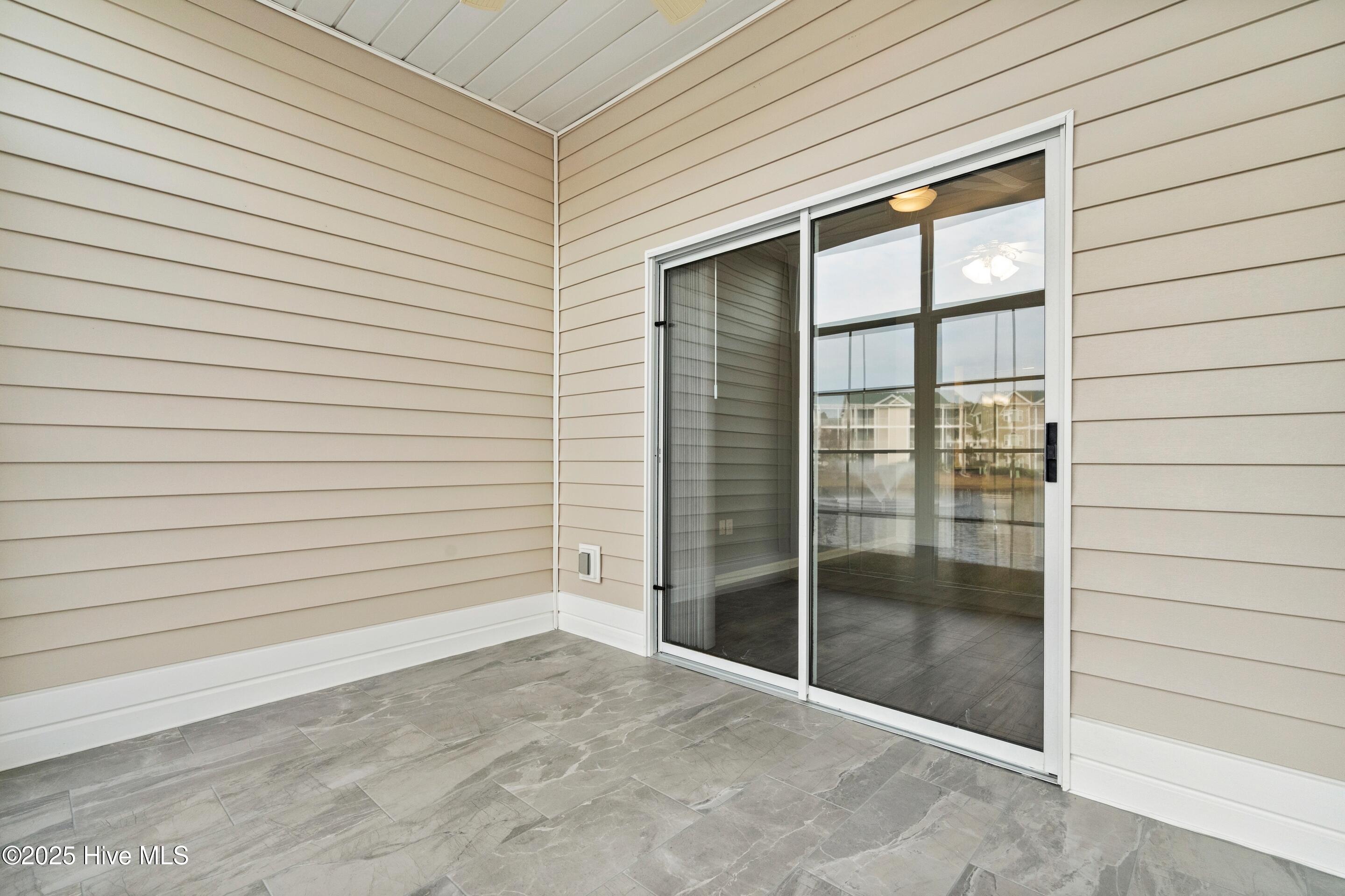 100542567 | Photo 37