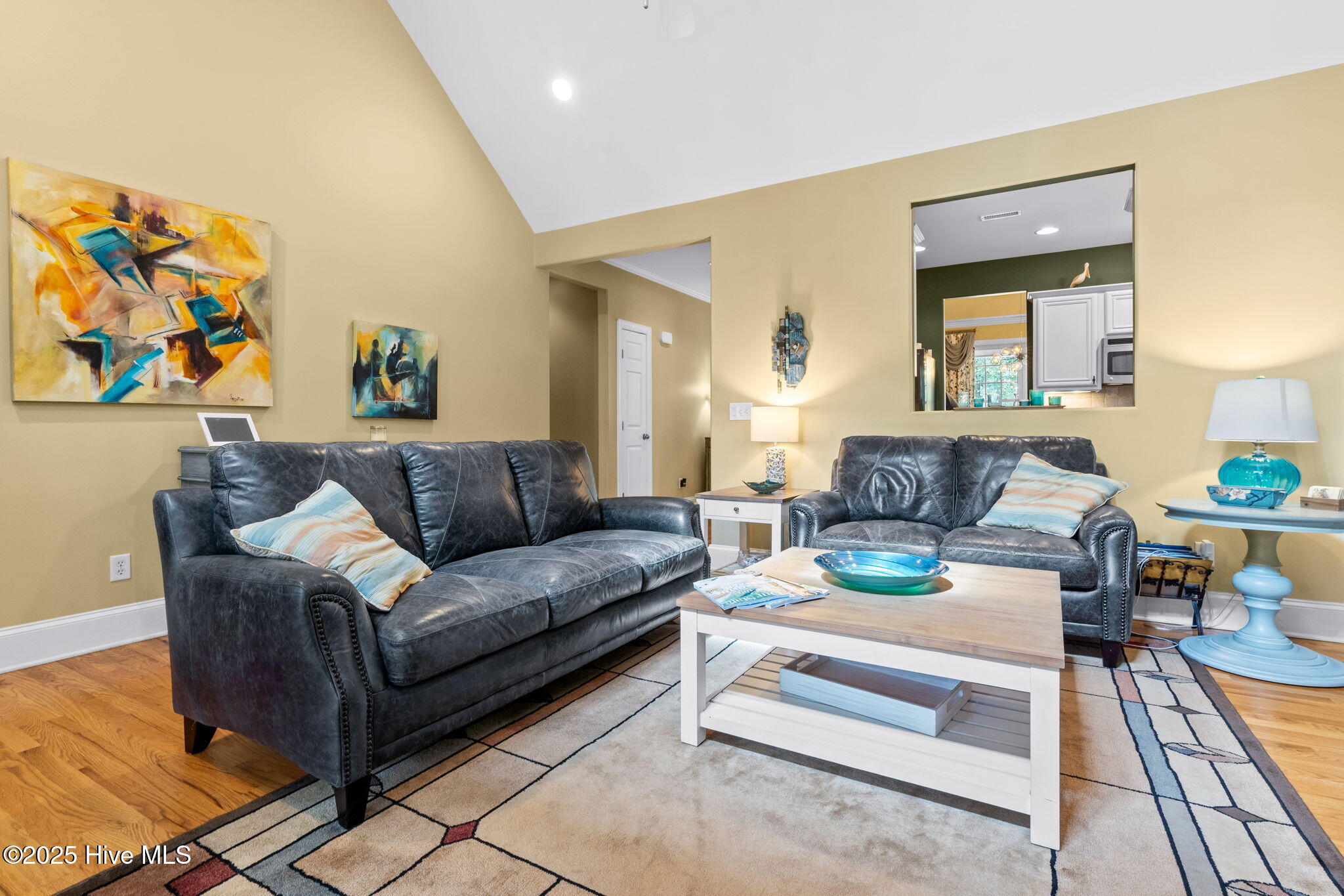 100535013 | Photo 10