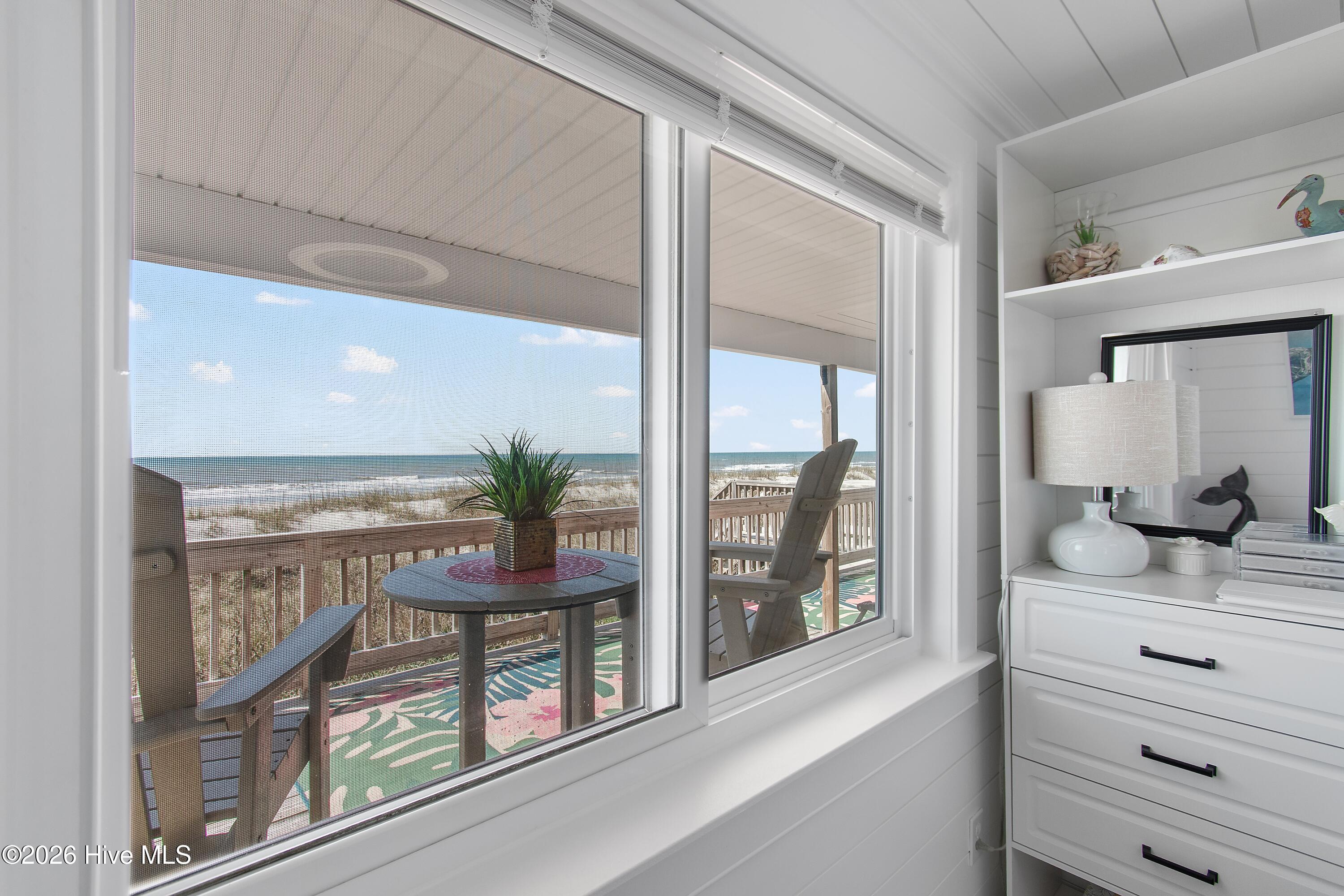 100567968 | Photo 34