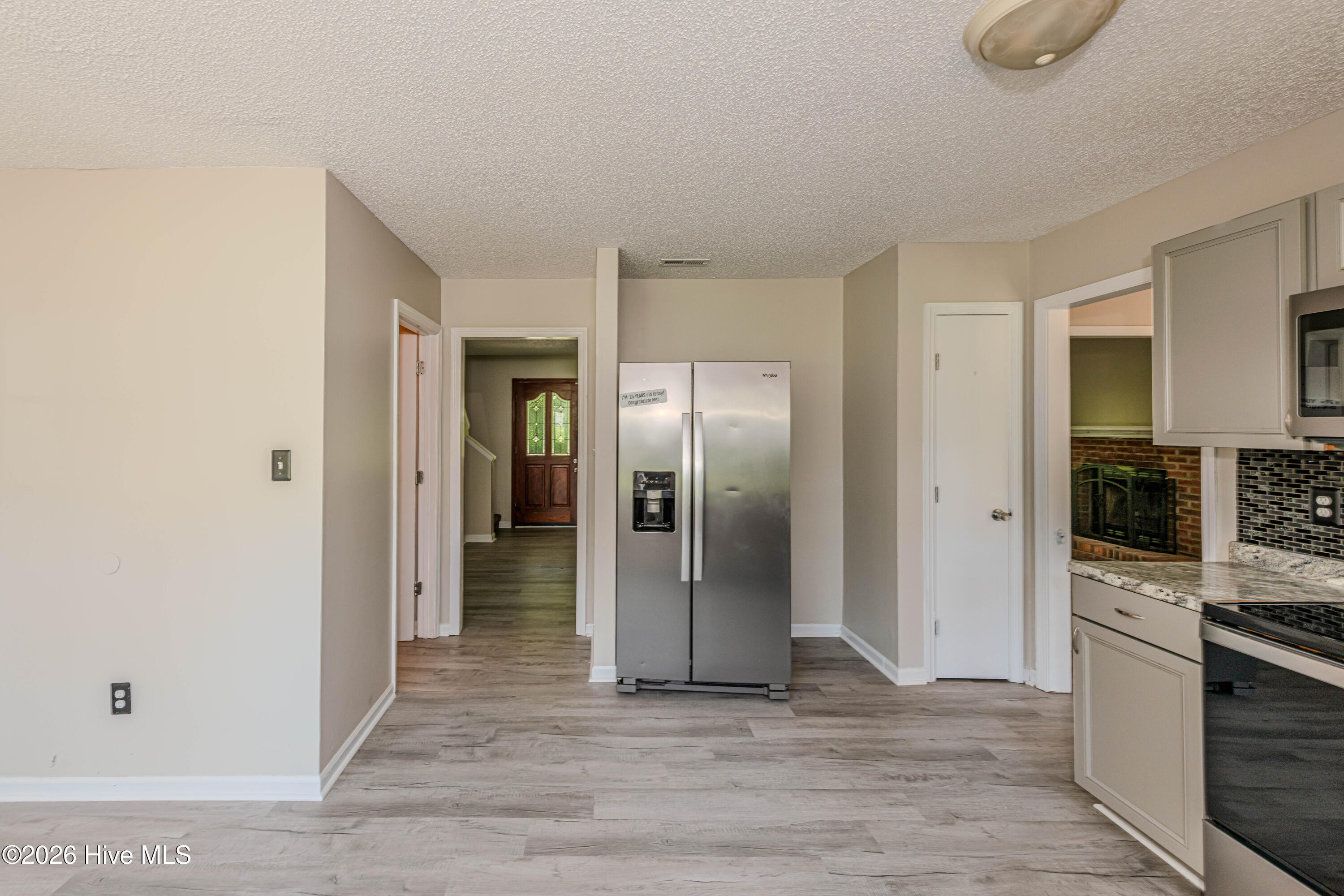 100568422 | Photo 25