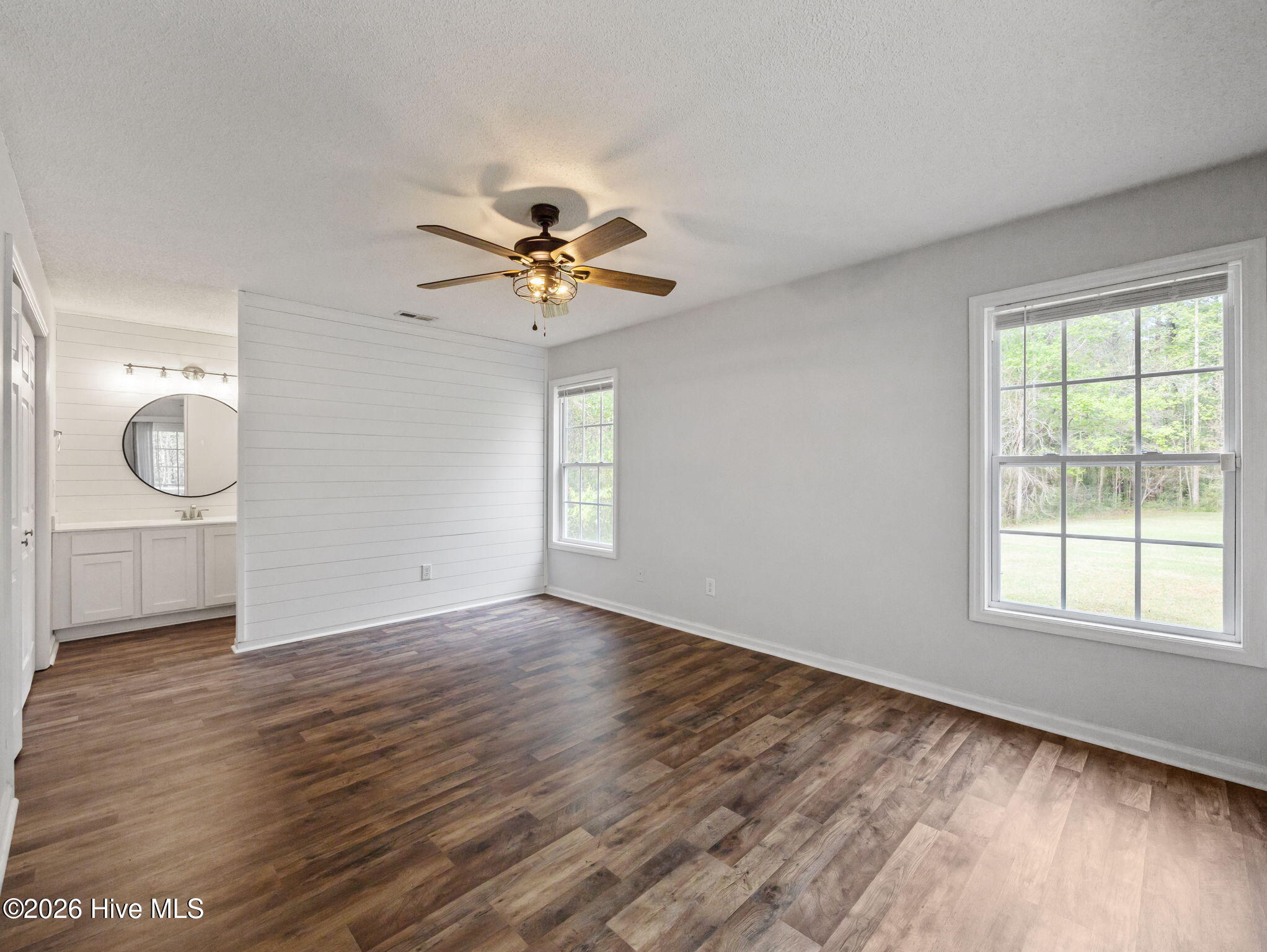 100565489 | Photo 27