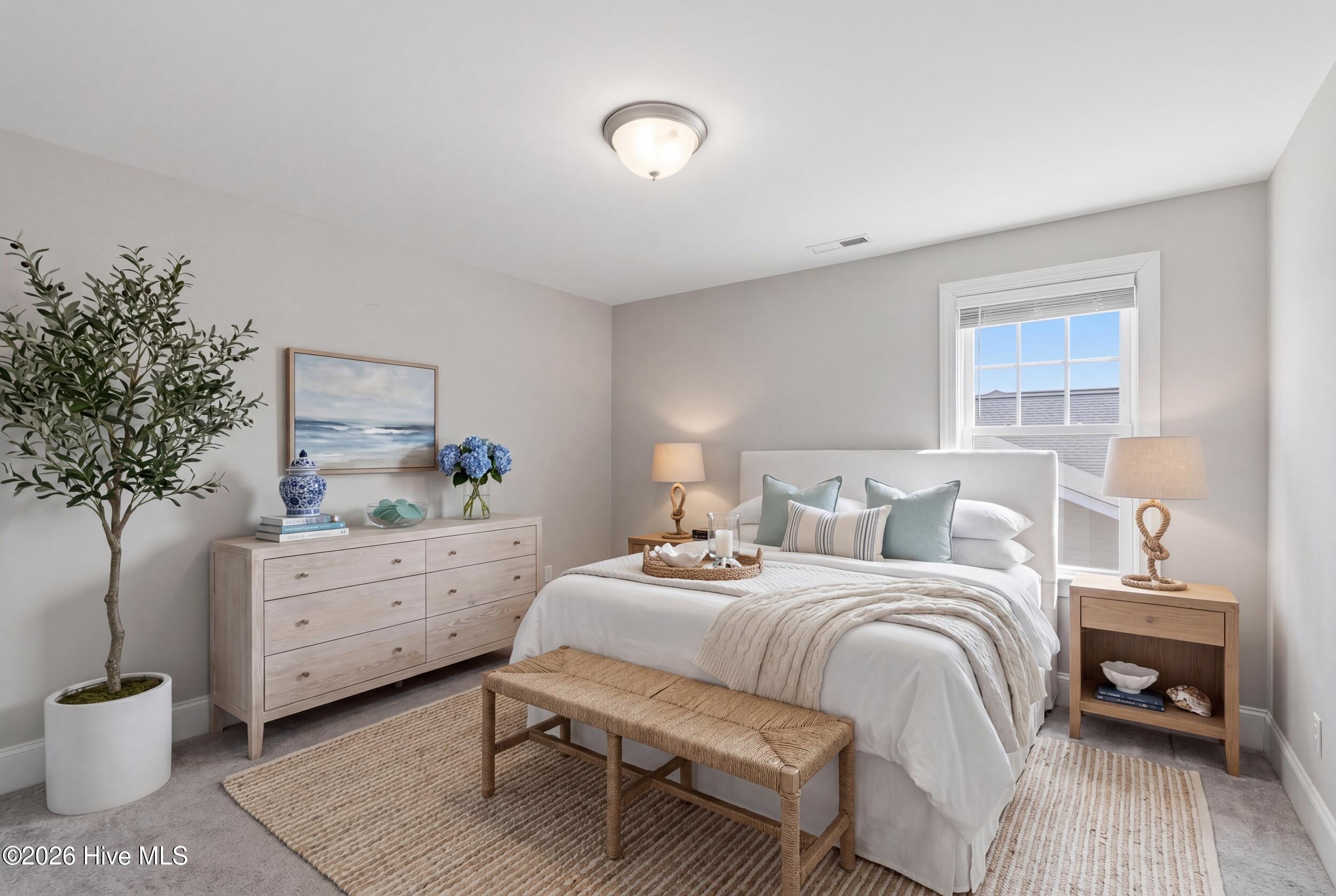 100570242 | Photo 31