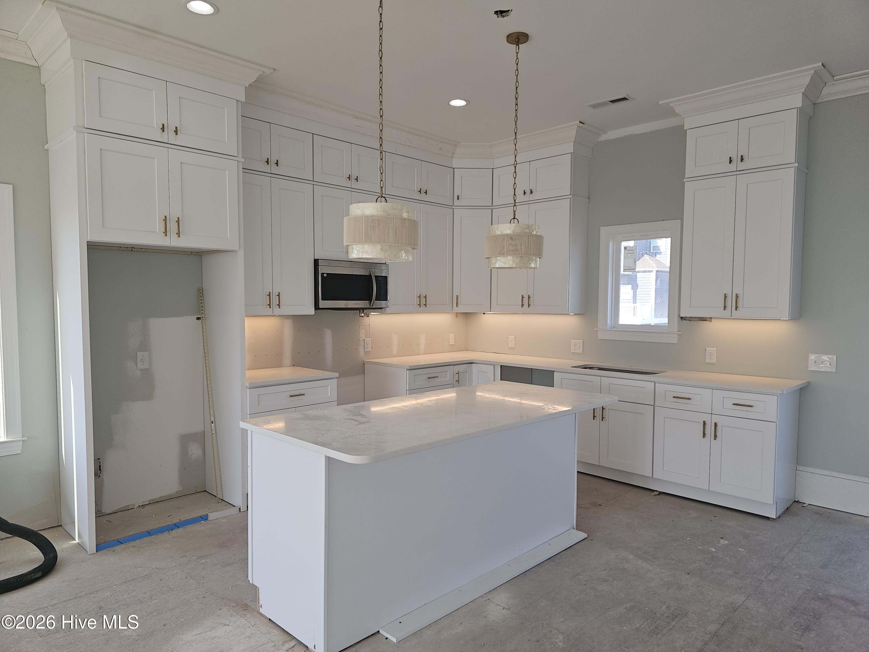 100490288 | Photo 10