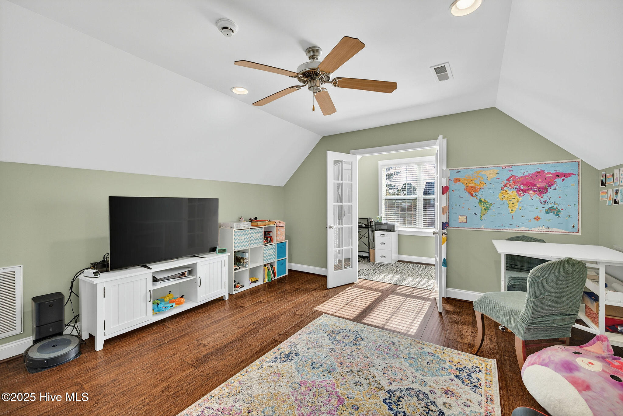 100540017 | Photo 59