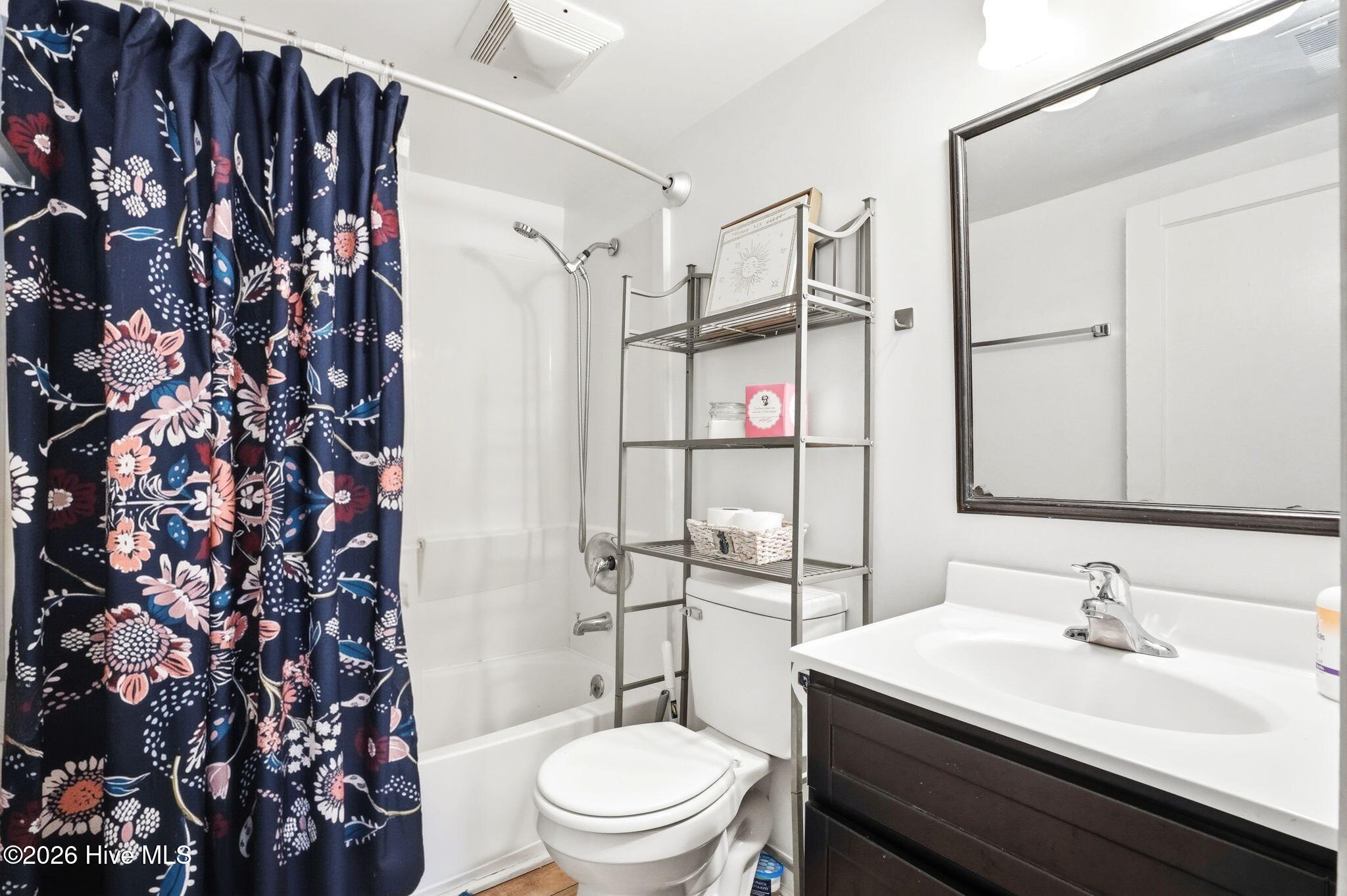 100564510 | Photo 21