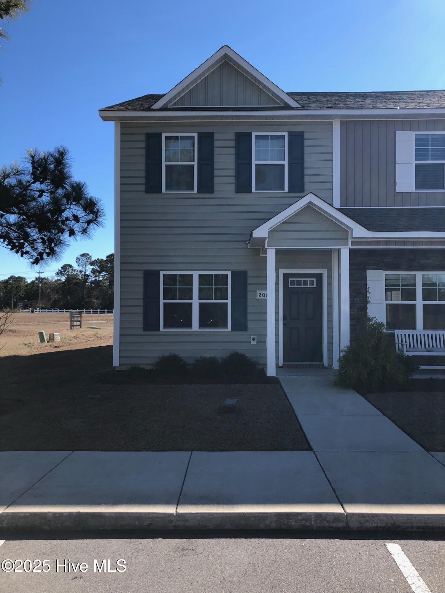 100564056 | Photo 23