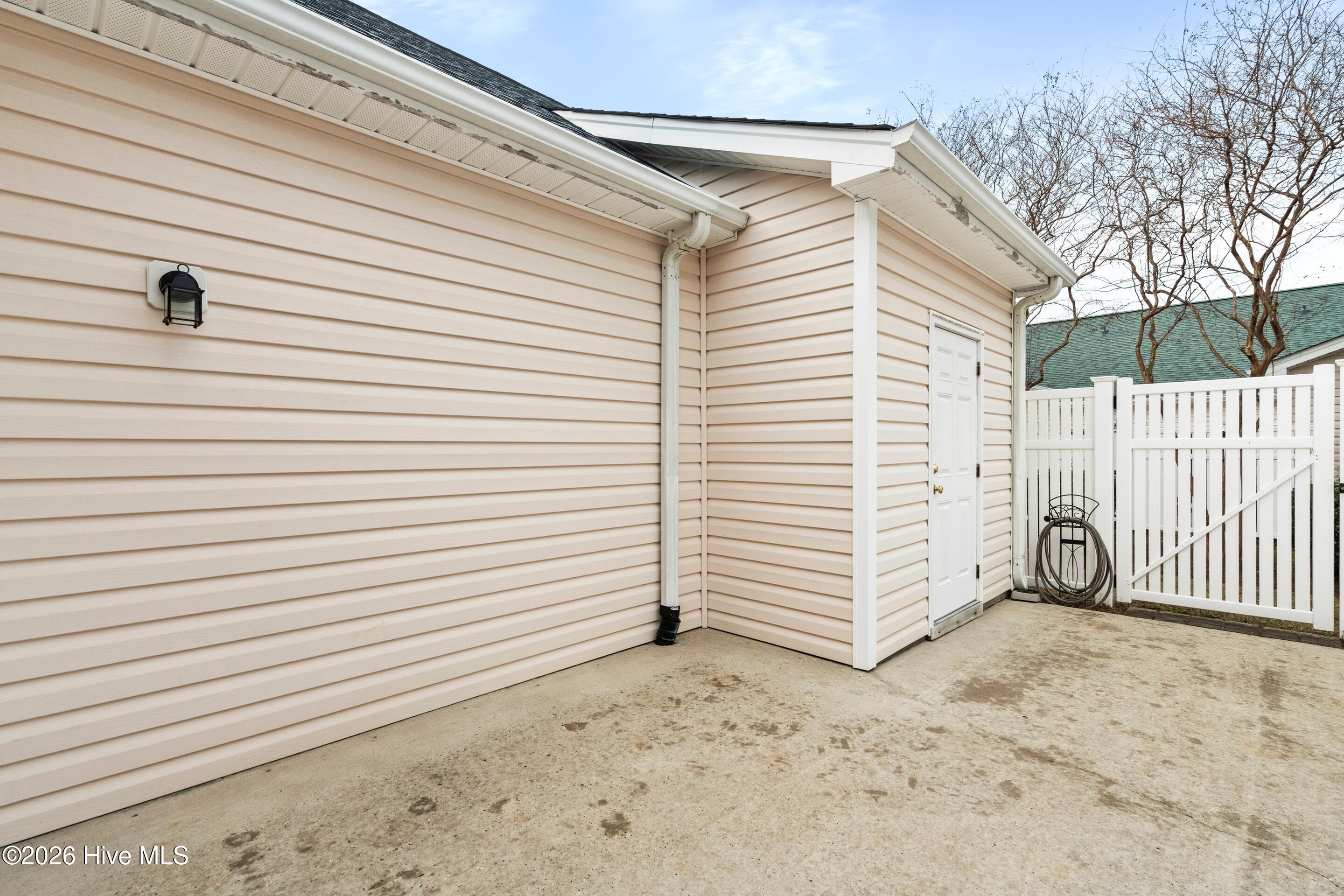 100549608 | Photo 32