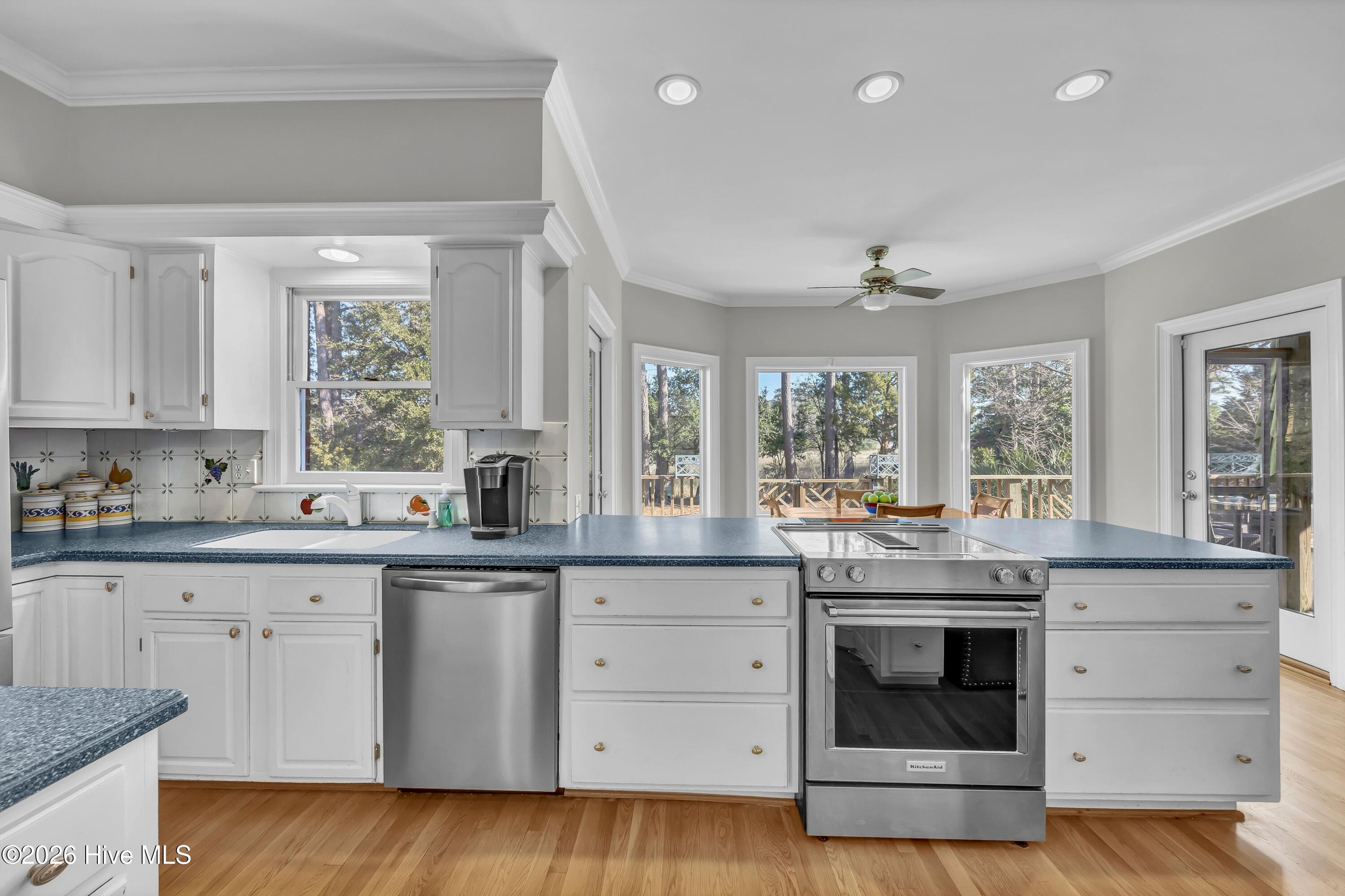 100554462 | Photo 21