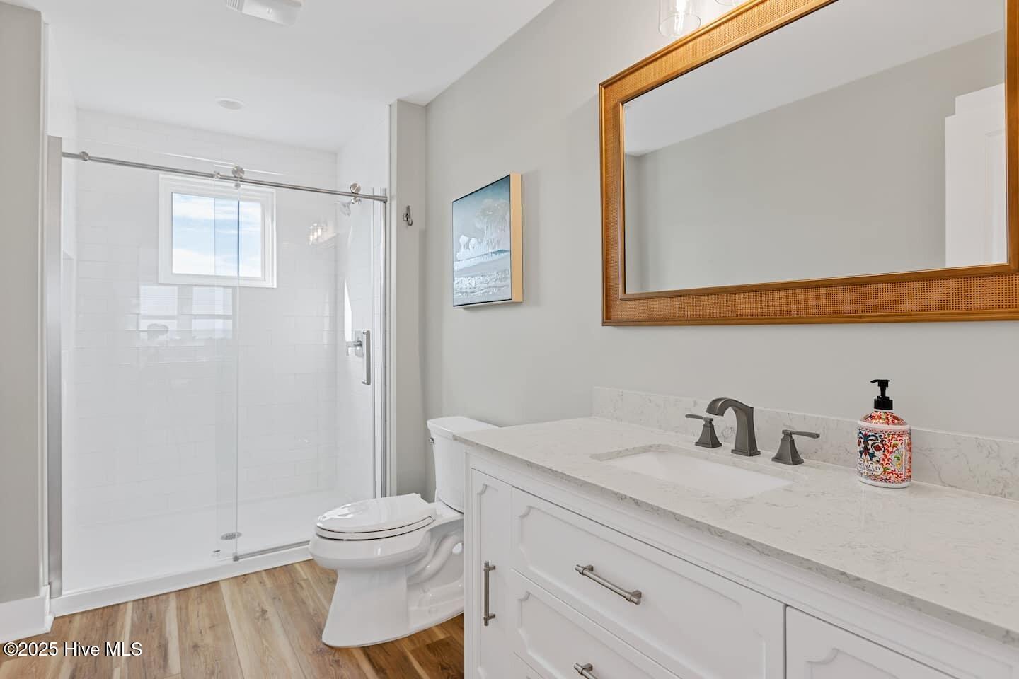 100543911 | Photo 44