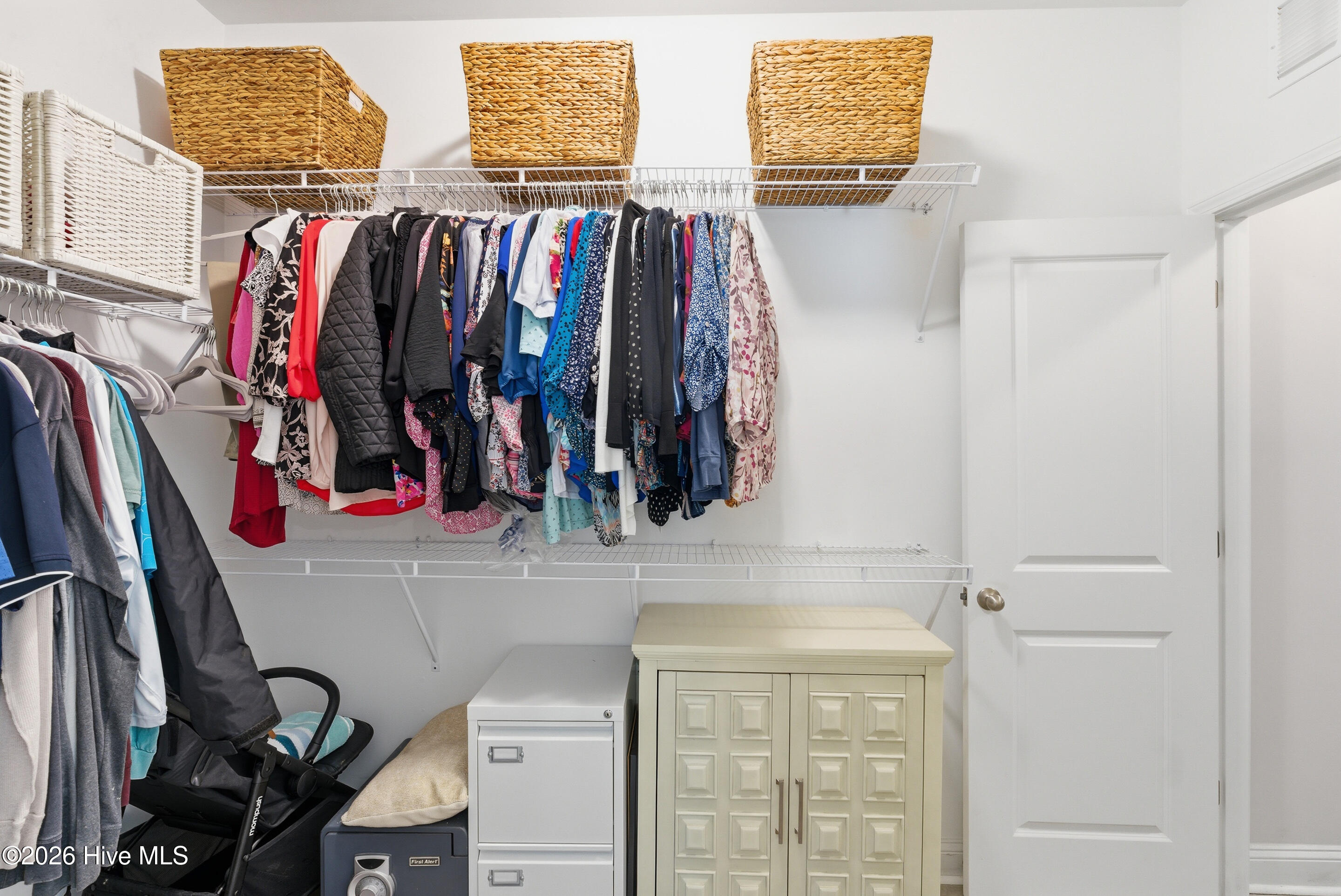 100562920 | Photo 23