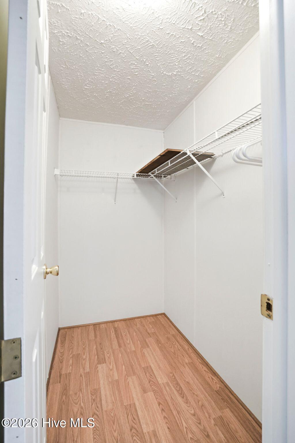 100567371 | Photo 32