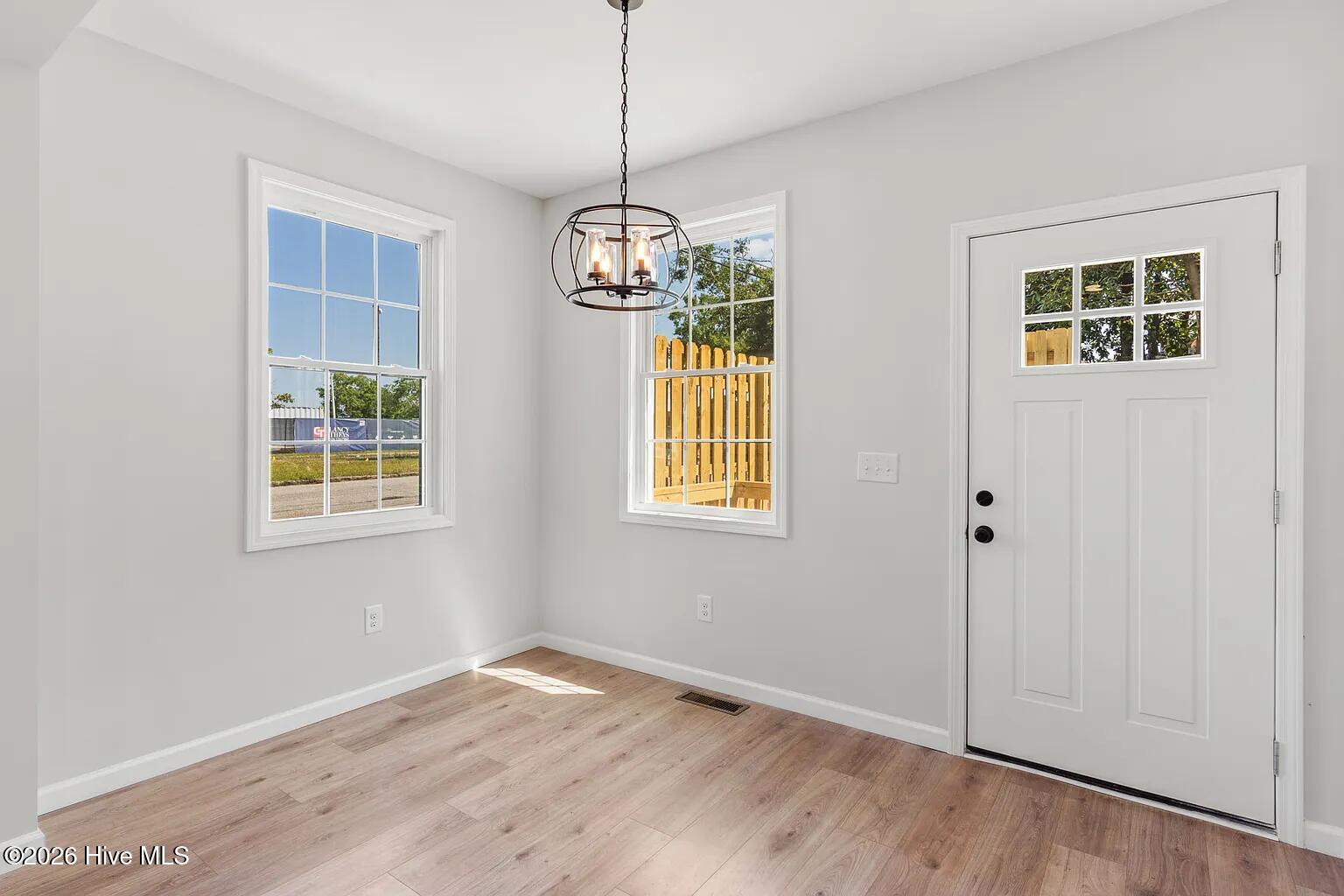 100569106 | Photo 29