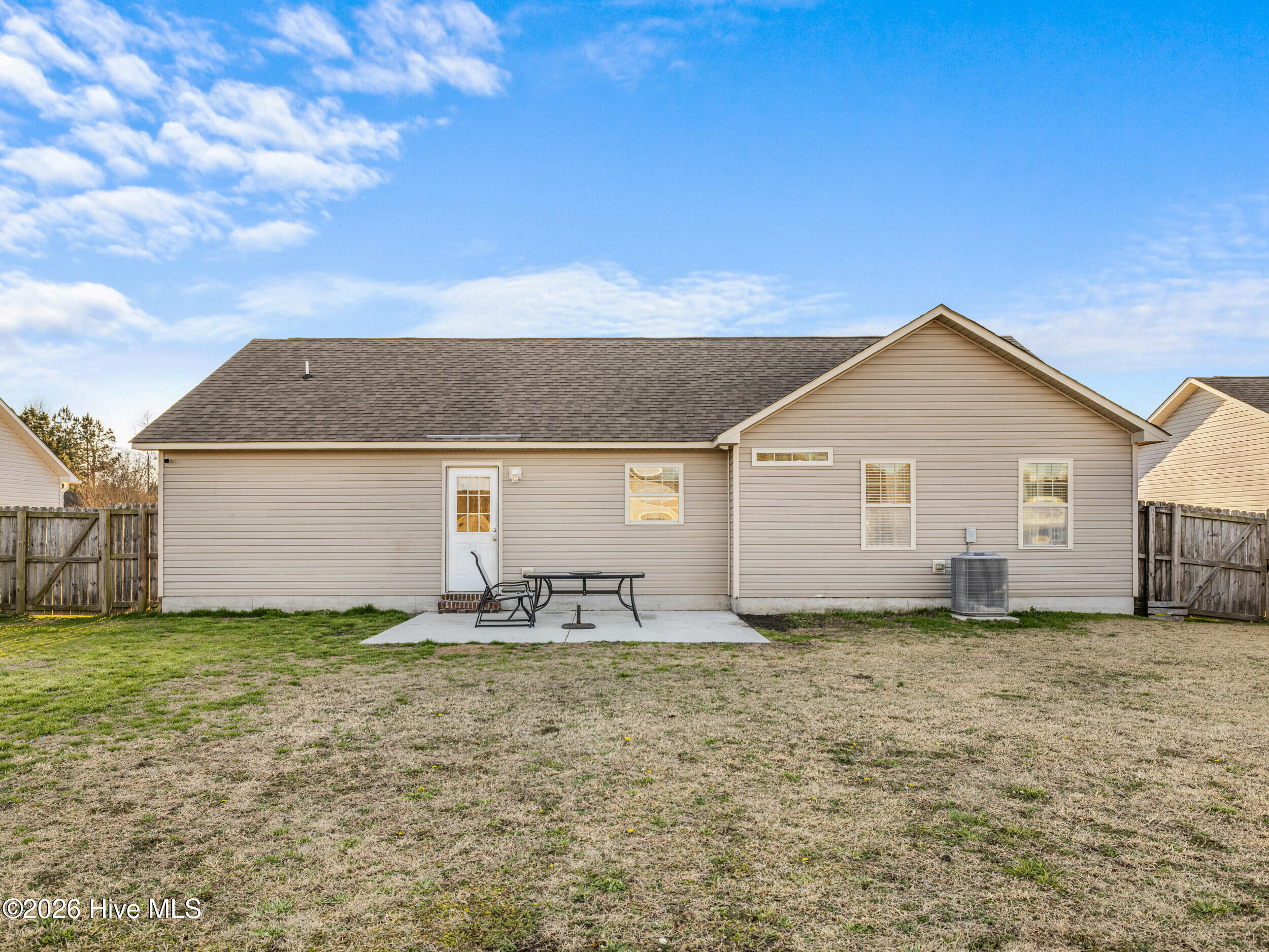 100552260 | Photo 27