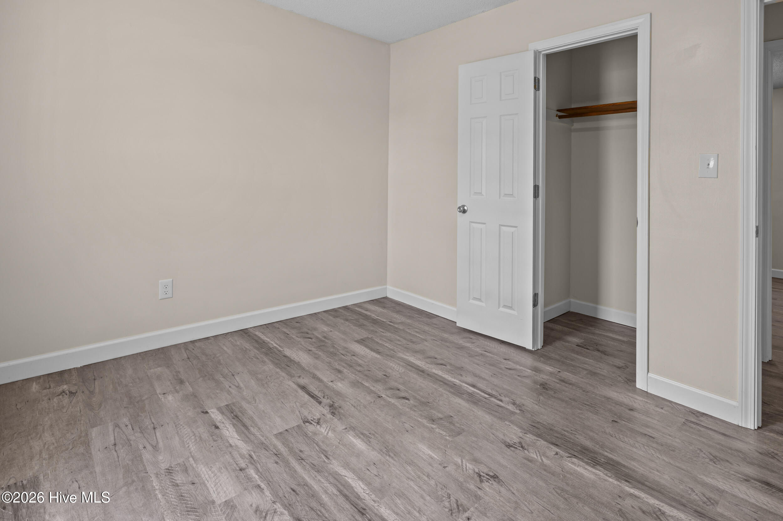 100564670 | Photo 20