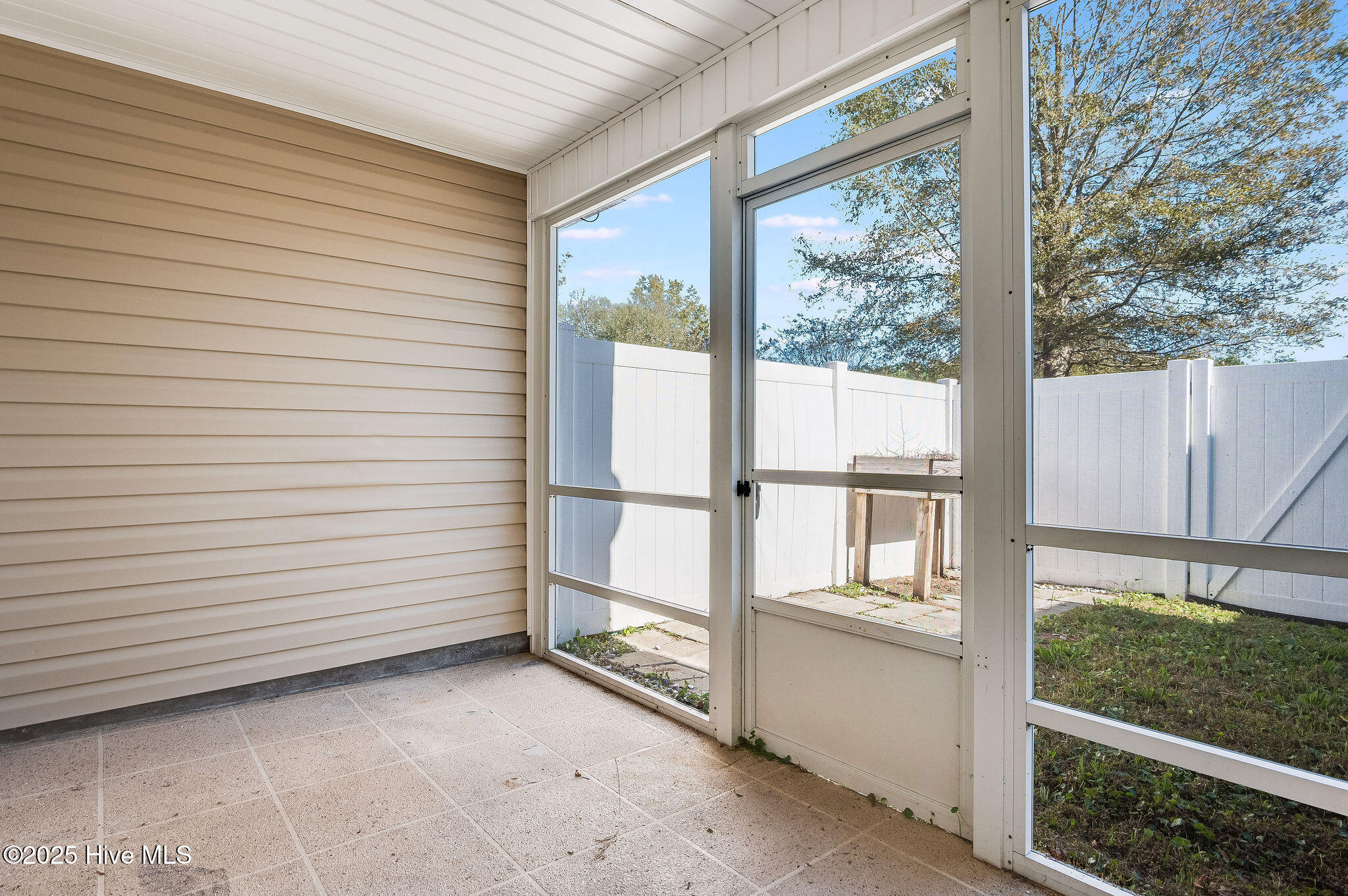 100541408 | Photo 27