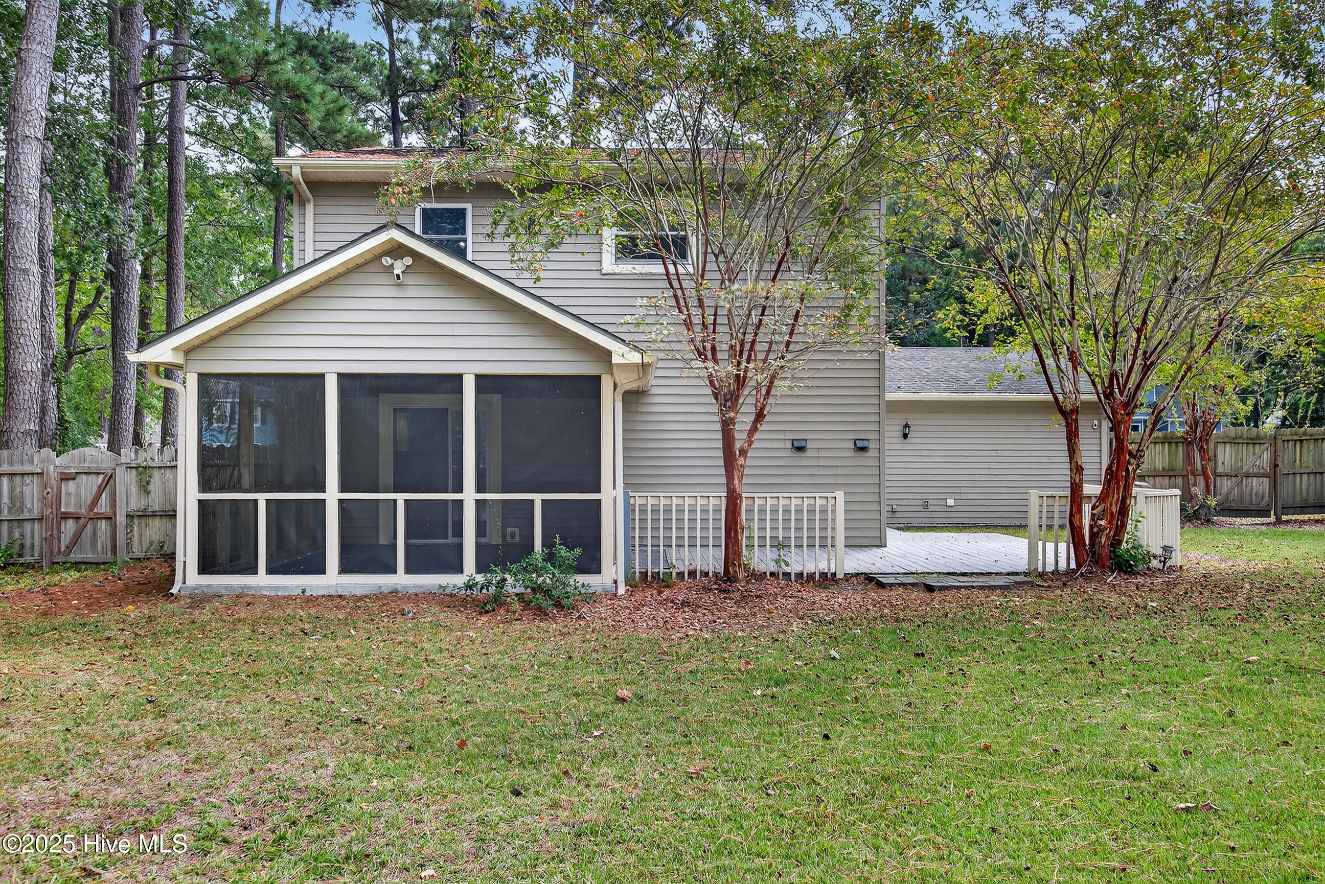 100531663 | Photo 36