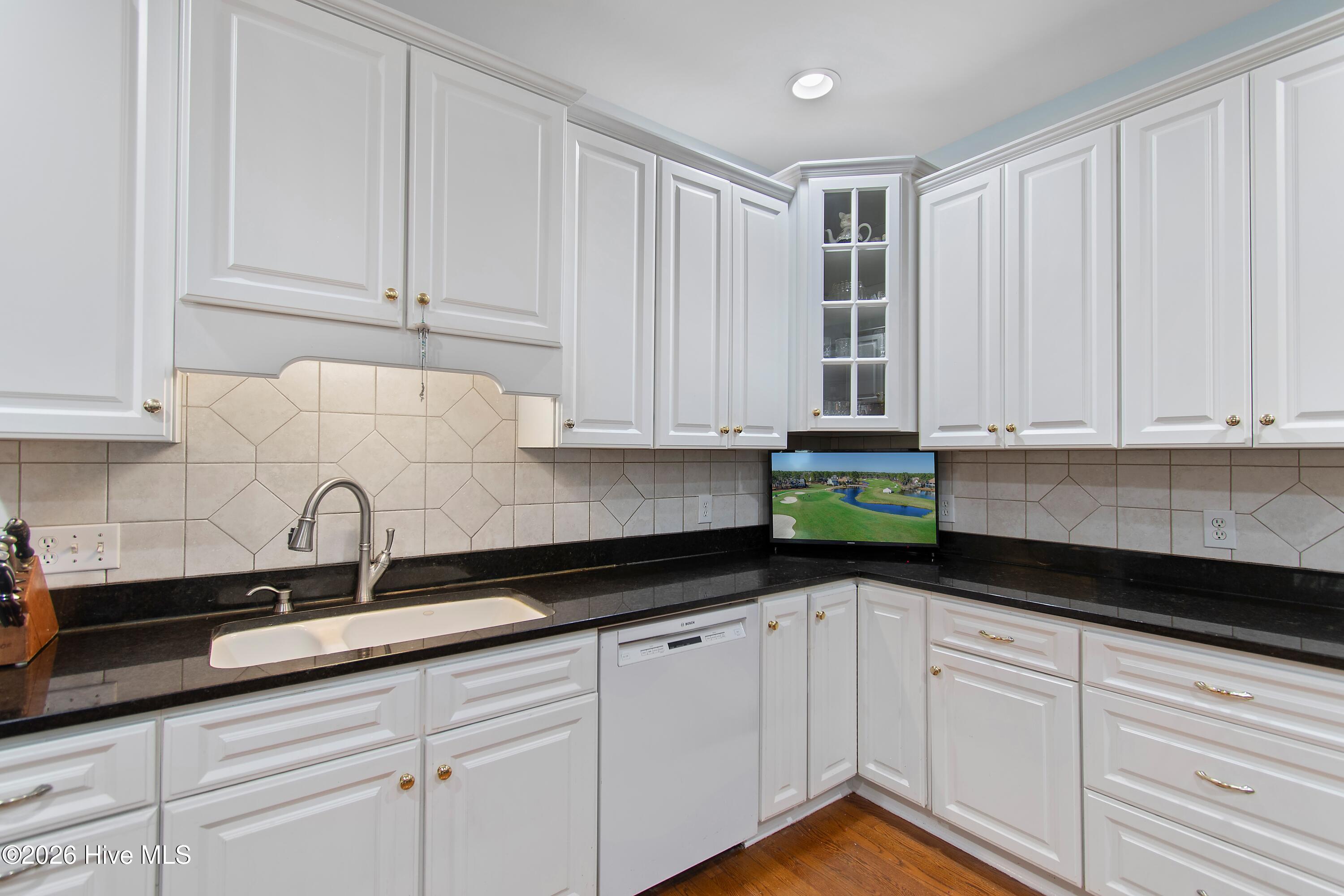 100557471 | Photo 26