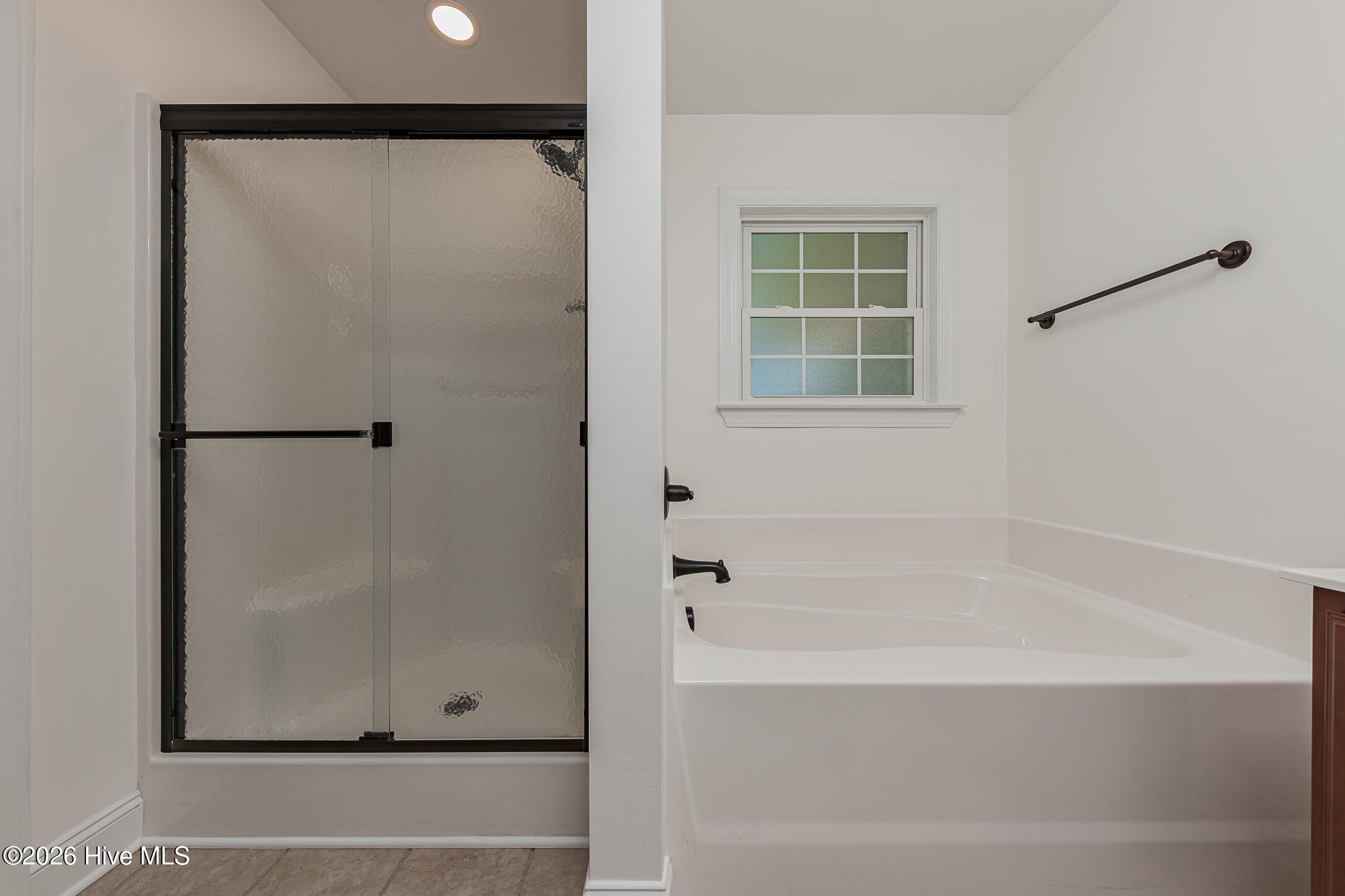 100566489 | Photo 33