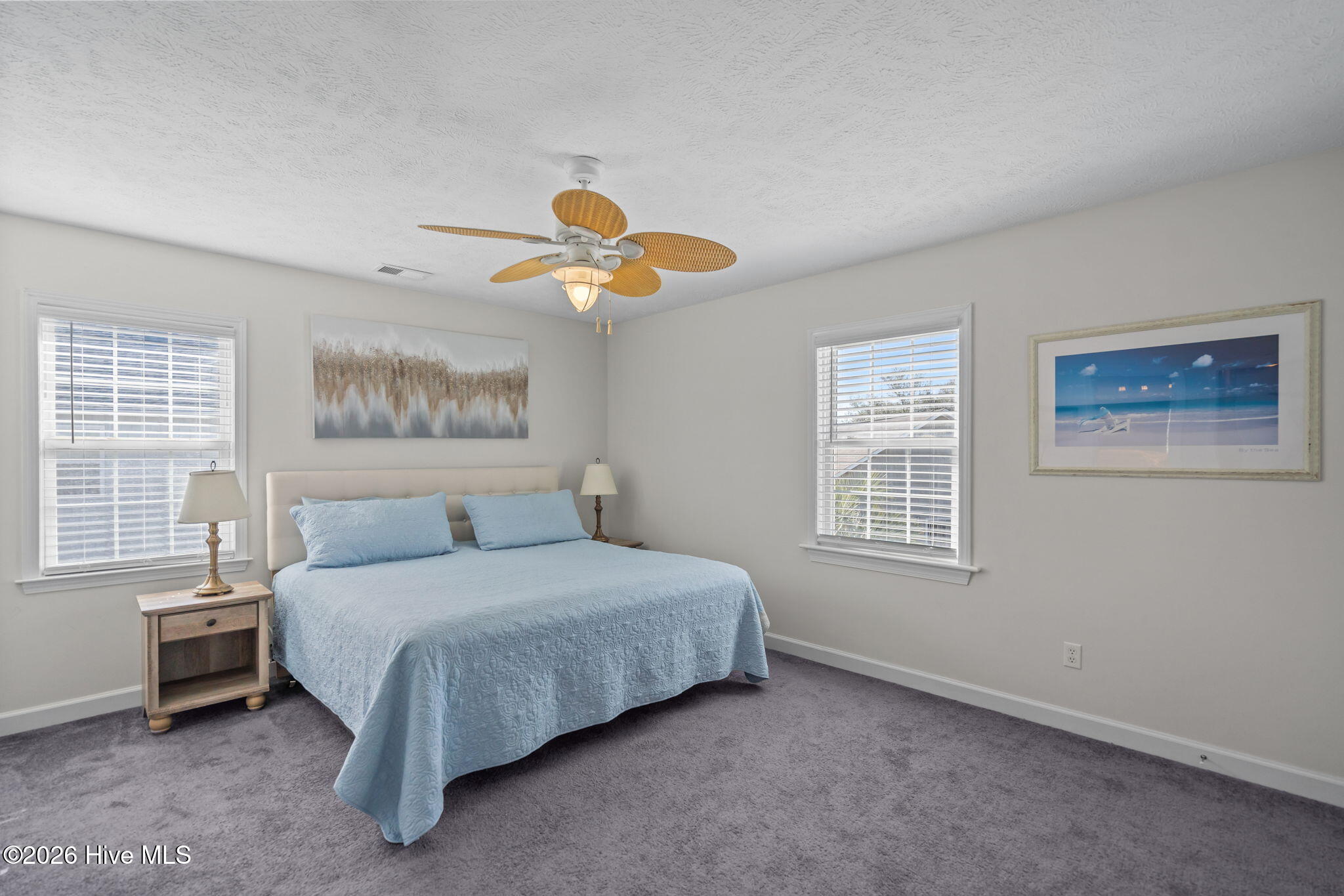 100555405 | Photo 42