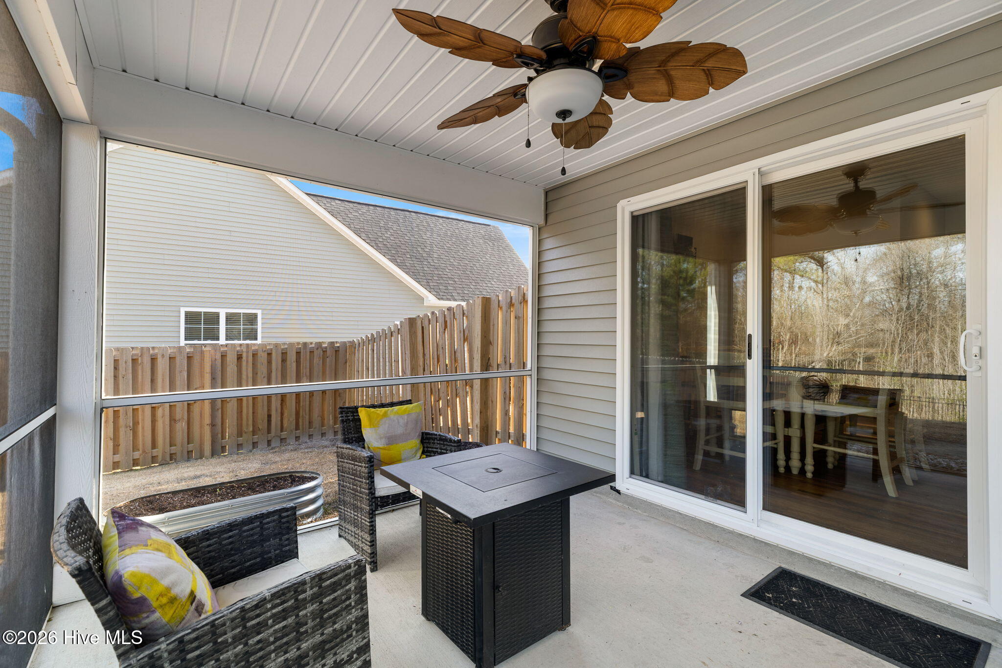 100550782 | Photo 48