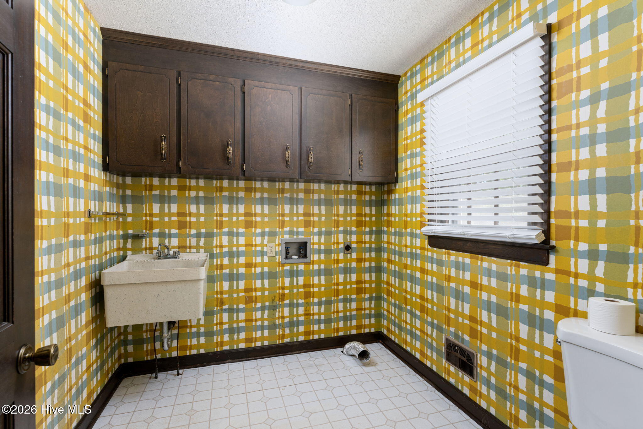 100566368 | Photo 11