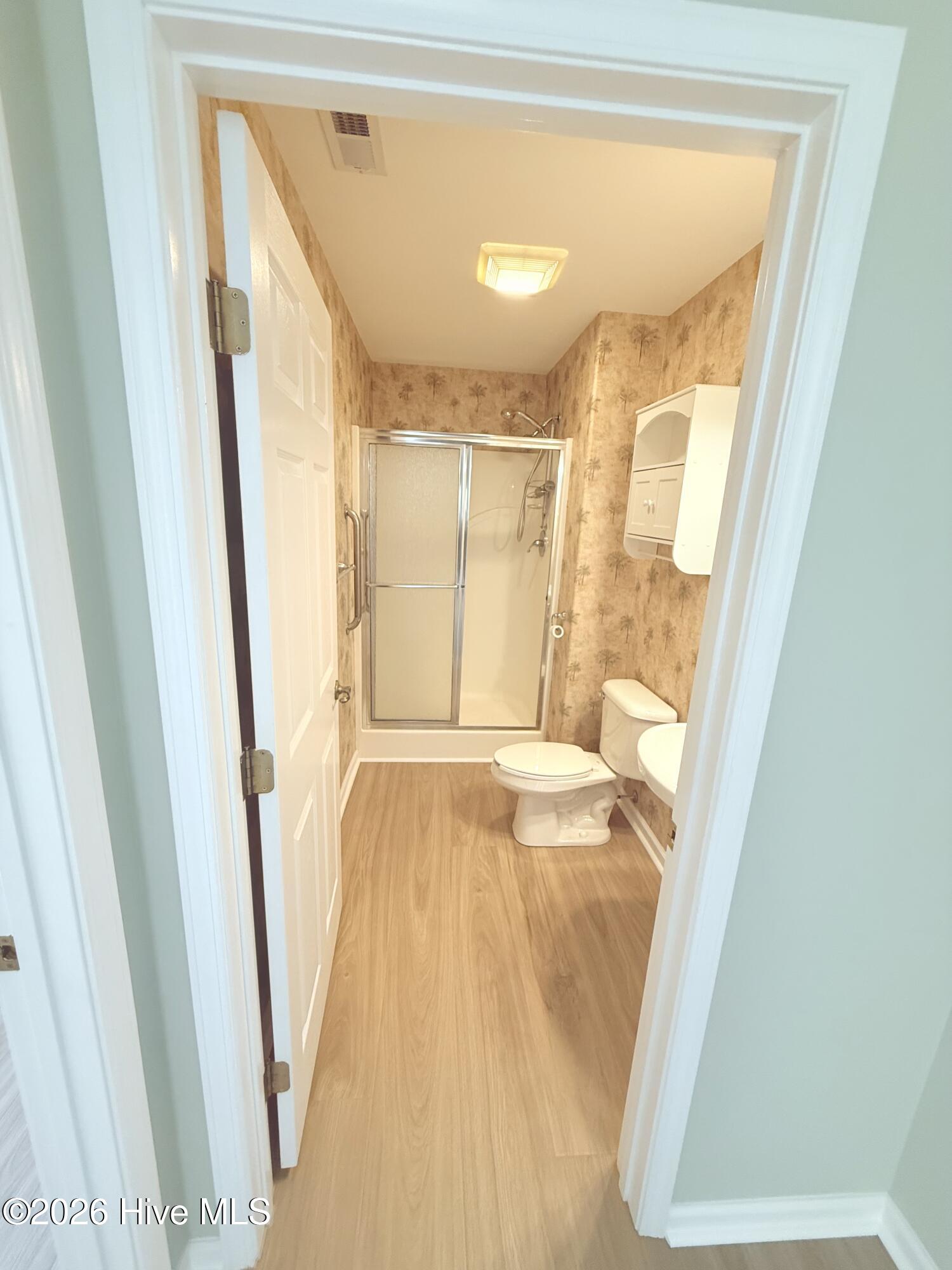 100568919 | Photo 12