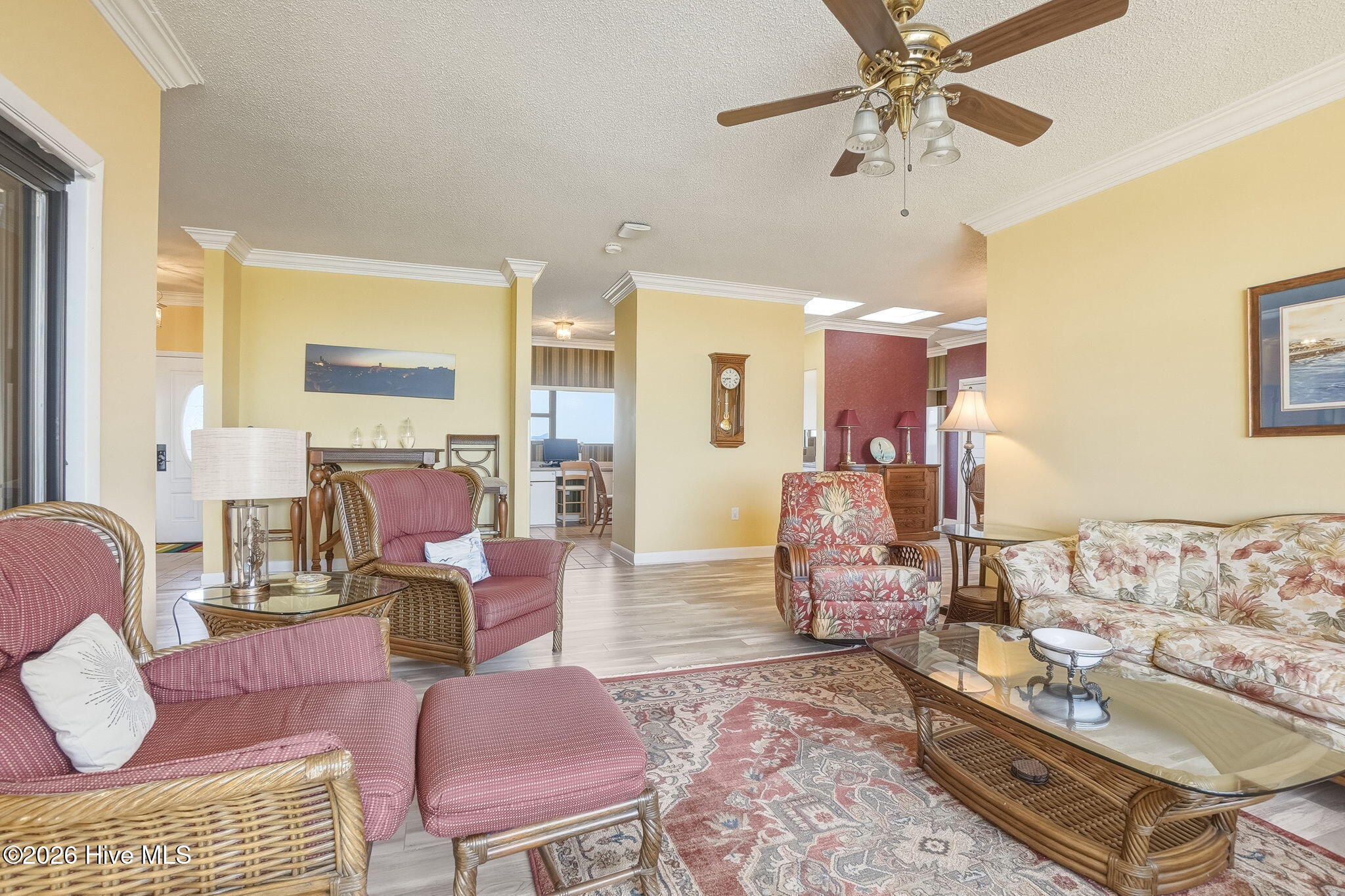 Central Living area towards the kitchen