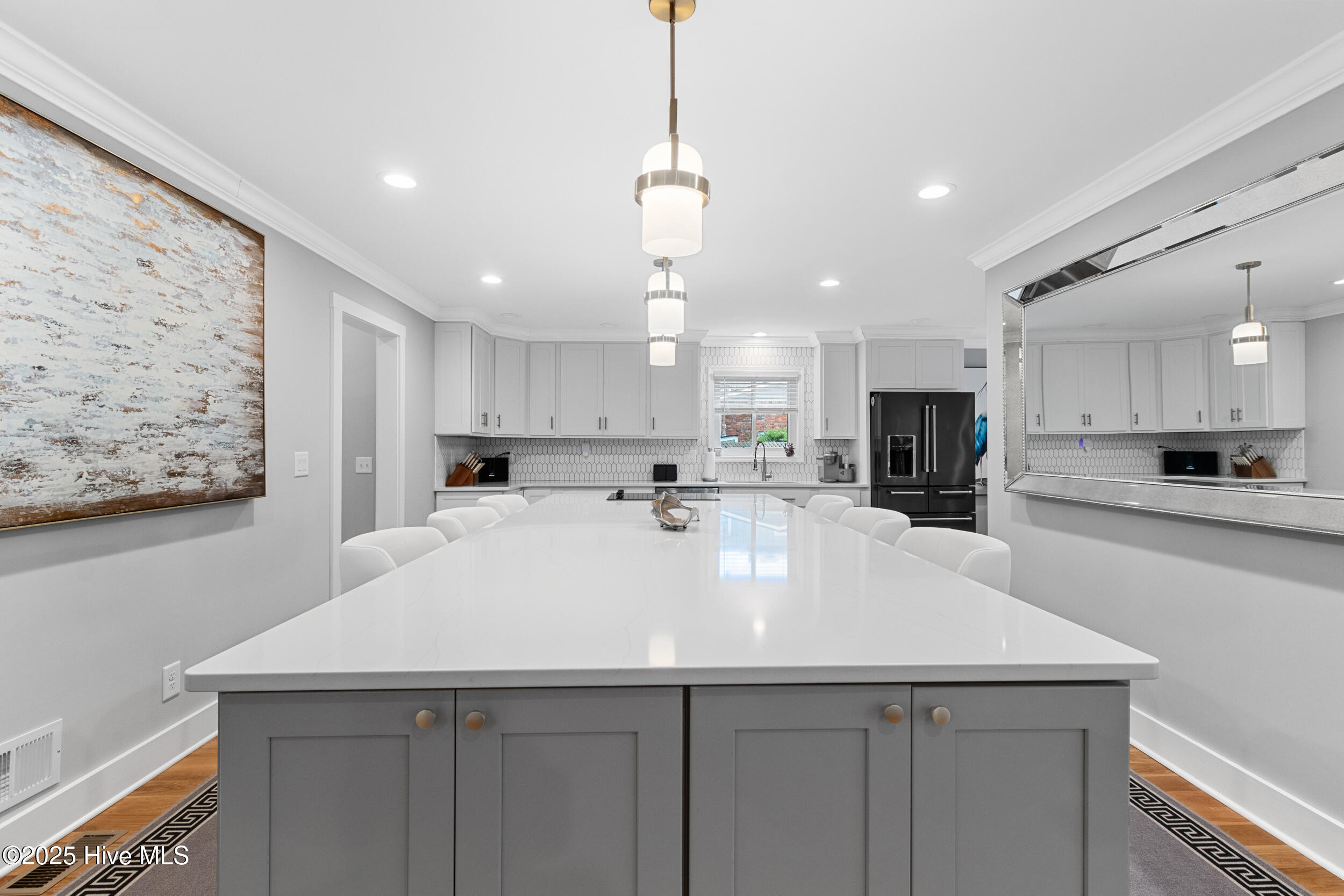 100561677 | Photo 16