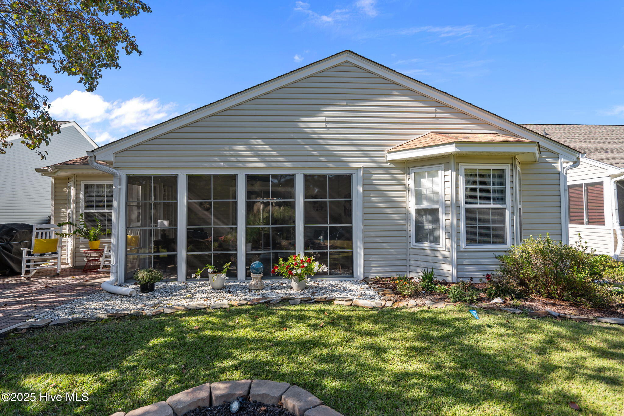 100540137 | Photo 32