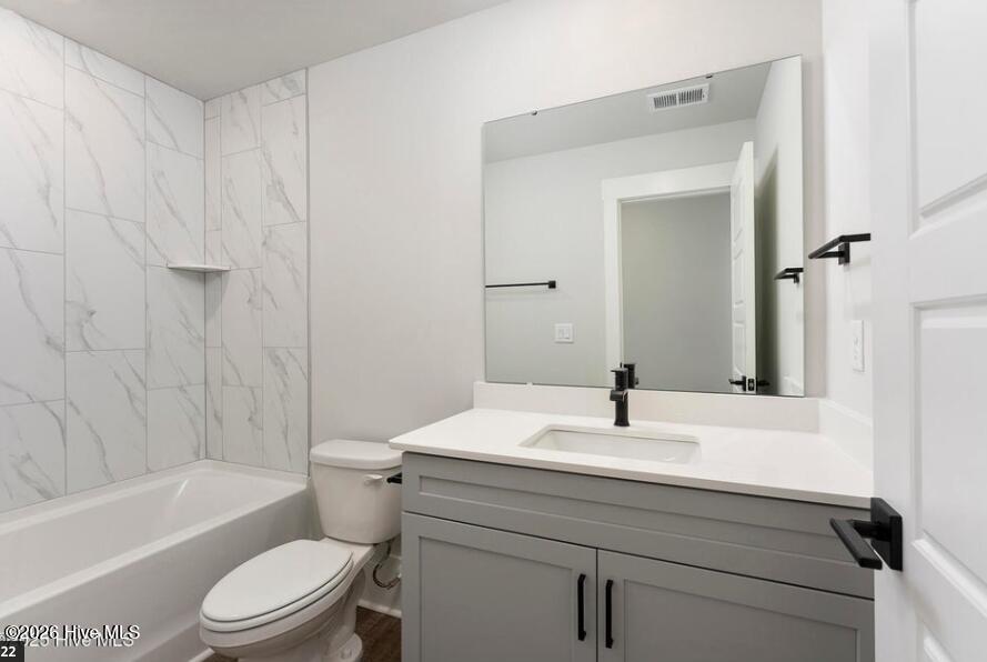 100561670 | Photo 22